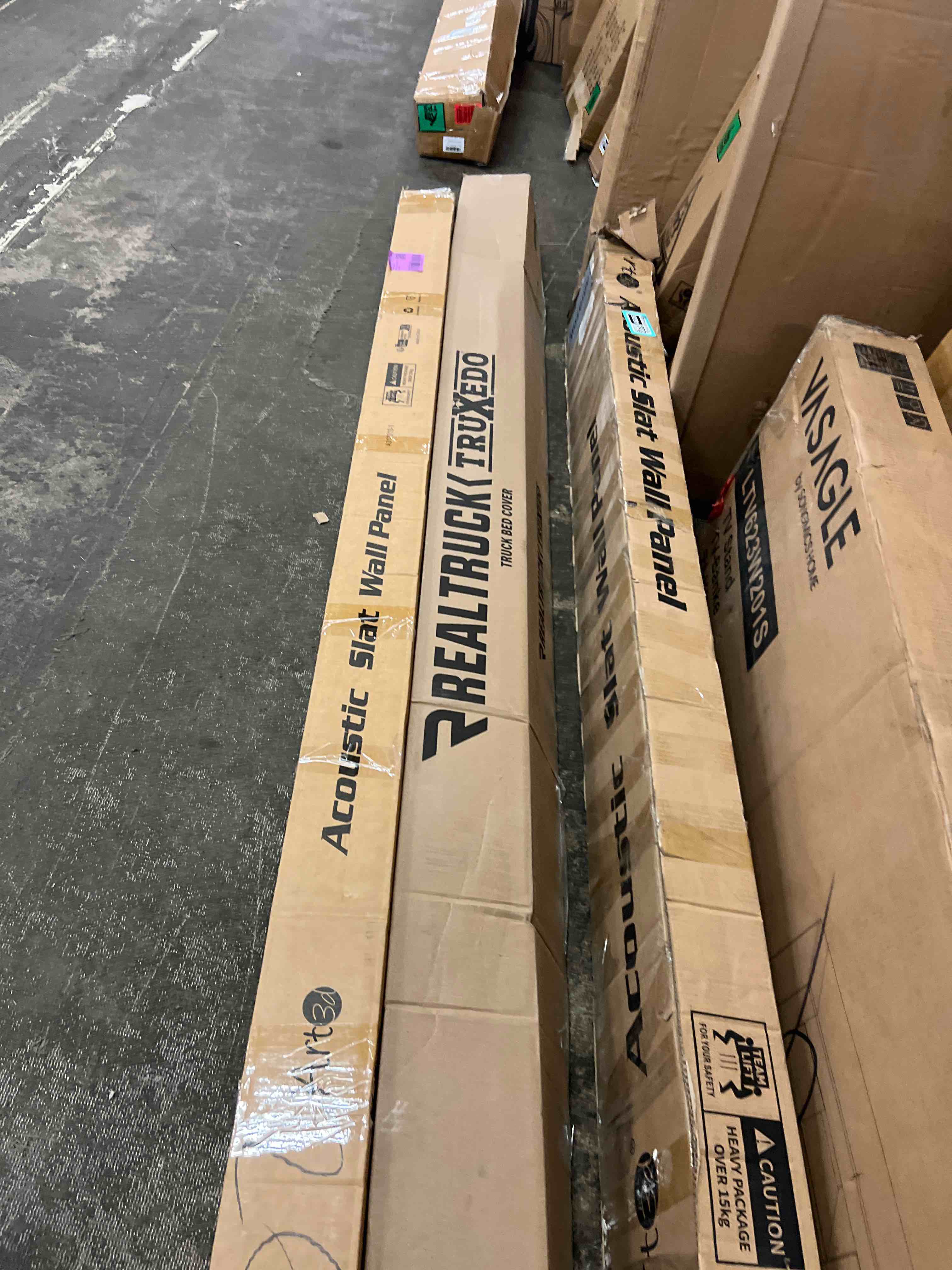 https://s3.amazonaws.com/lotting-images-prod/phillipi/TEA1814607_1780506571180.jpeg