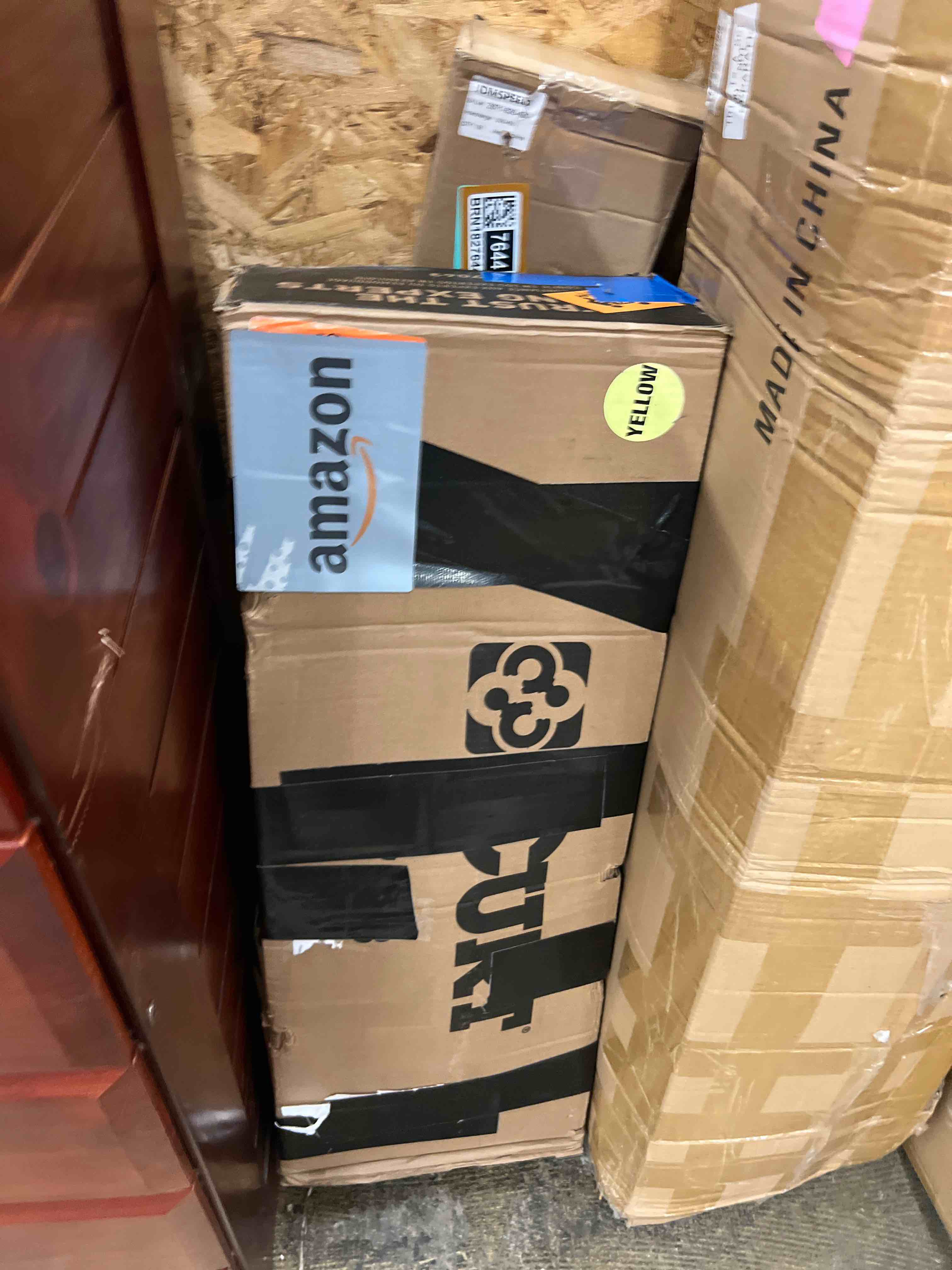 Condition photo showing New/Like New for curt 17063 mv round bar weight distribution hitch with sway control, up to 14,000 lbs., 2-inch shank, 2-5/16-inch ball