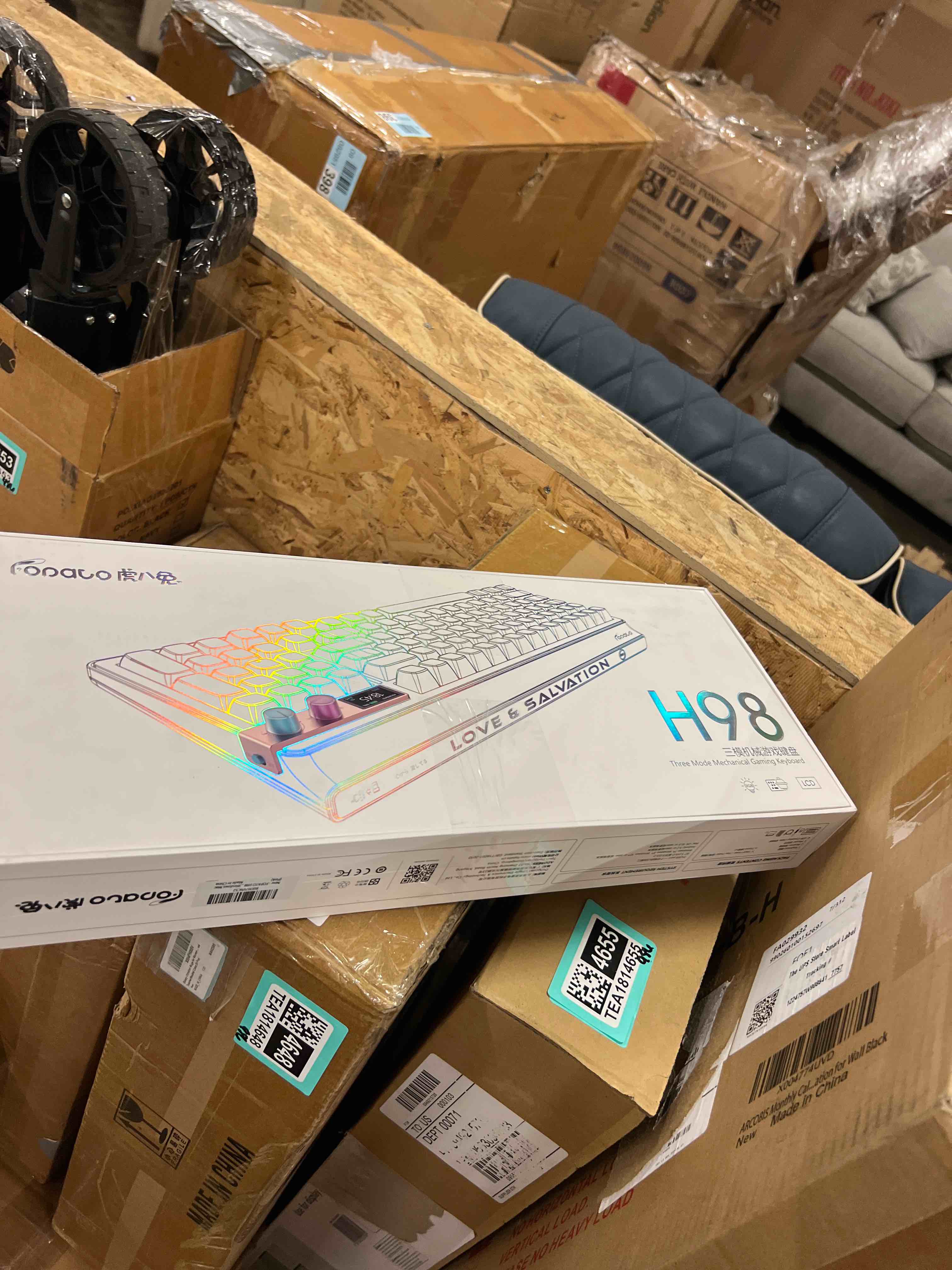 Condition photo showing New/Like New for fopato h98 wireless mechanical keyboard,96-key hot-swappable wired gaming keyboard,tri-mode bluetooth 5.0 2.4g usb-c,1.14" color screen,double knob,6000mah,rgb,pbt keycaps for pc mac ipad-pink