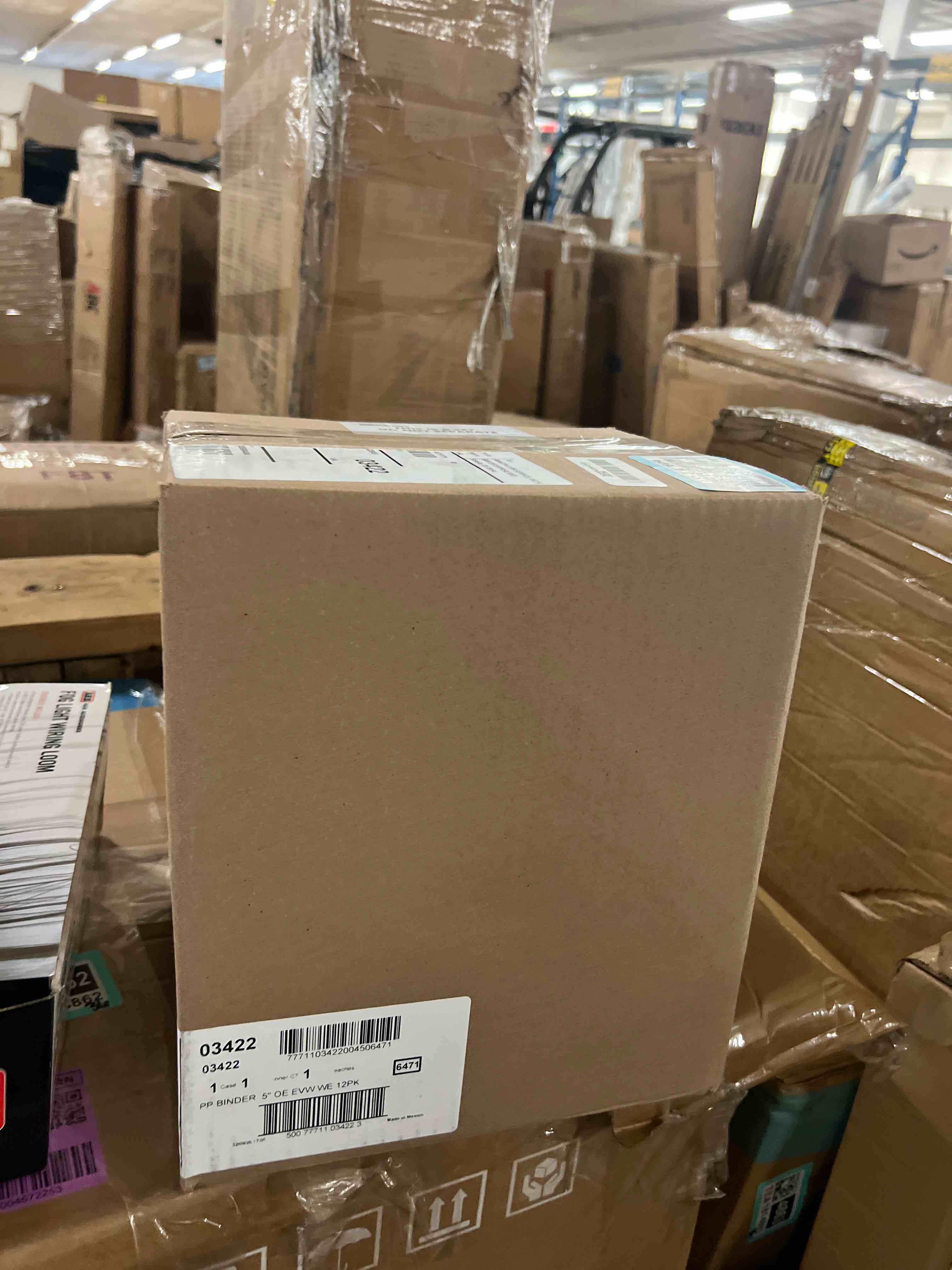 Condition photo showing New/Like New for office essentials economy view 3 ring binders 0.5 round rings 0.7 spine 100-sheet capacity white binders (12-pack of 03422)