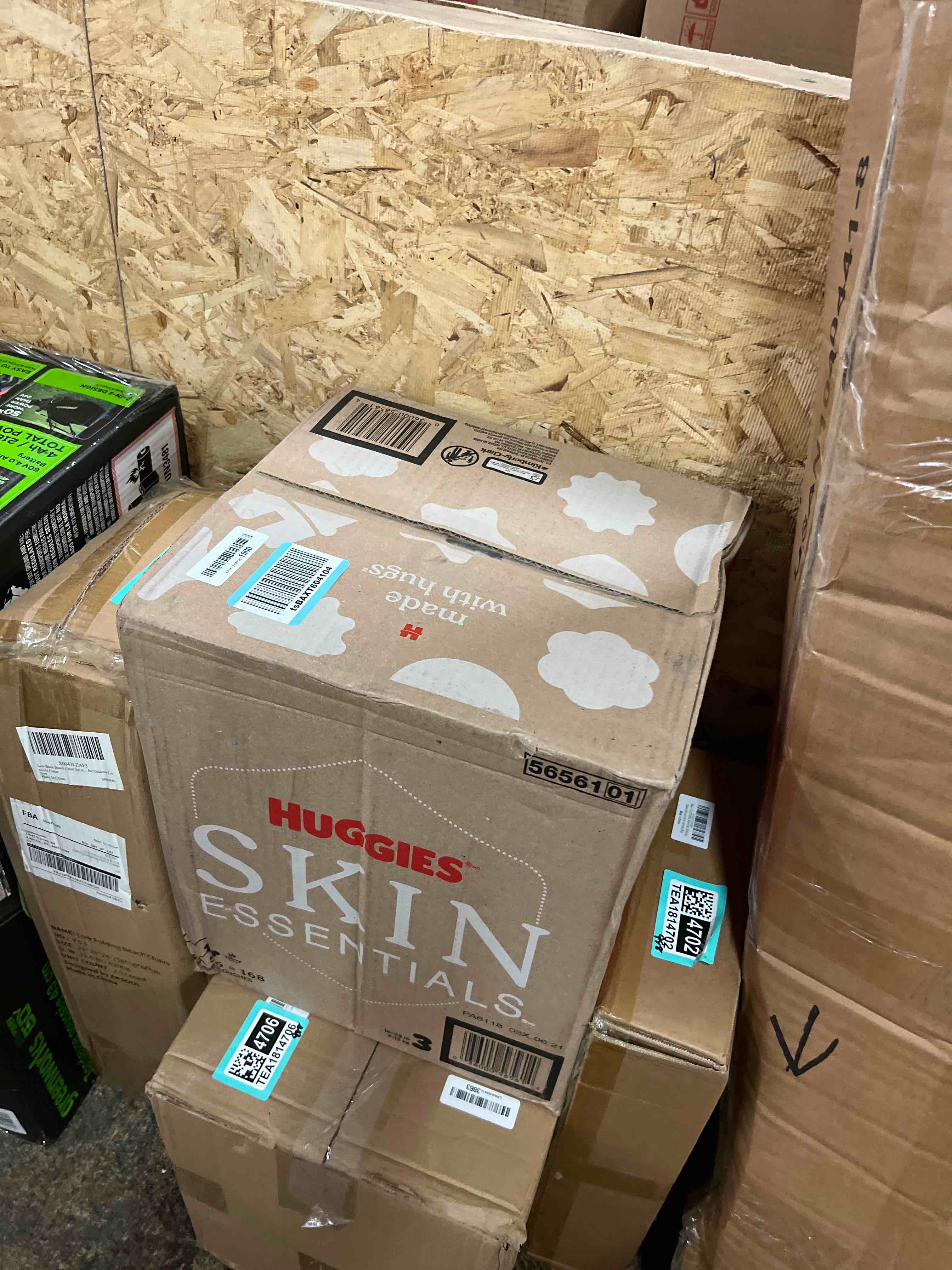 Condition photo showing New/Like New for huggies skin essentials disposable diapers - econ+ pack - size 3 - 168ct