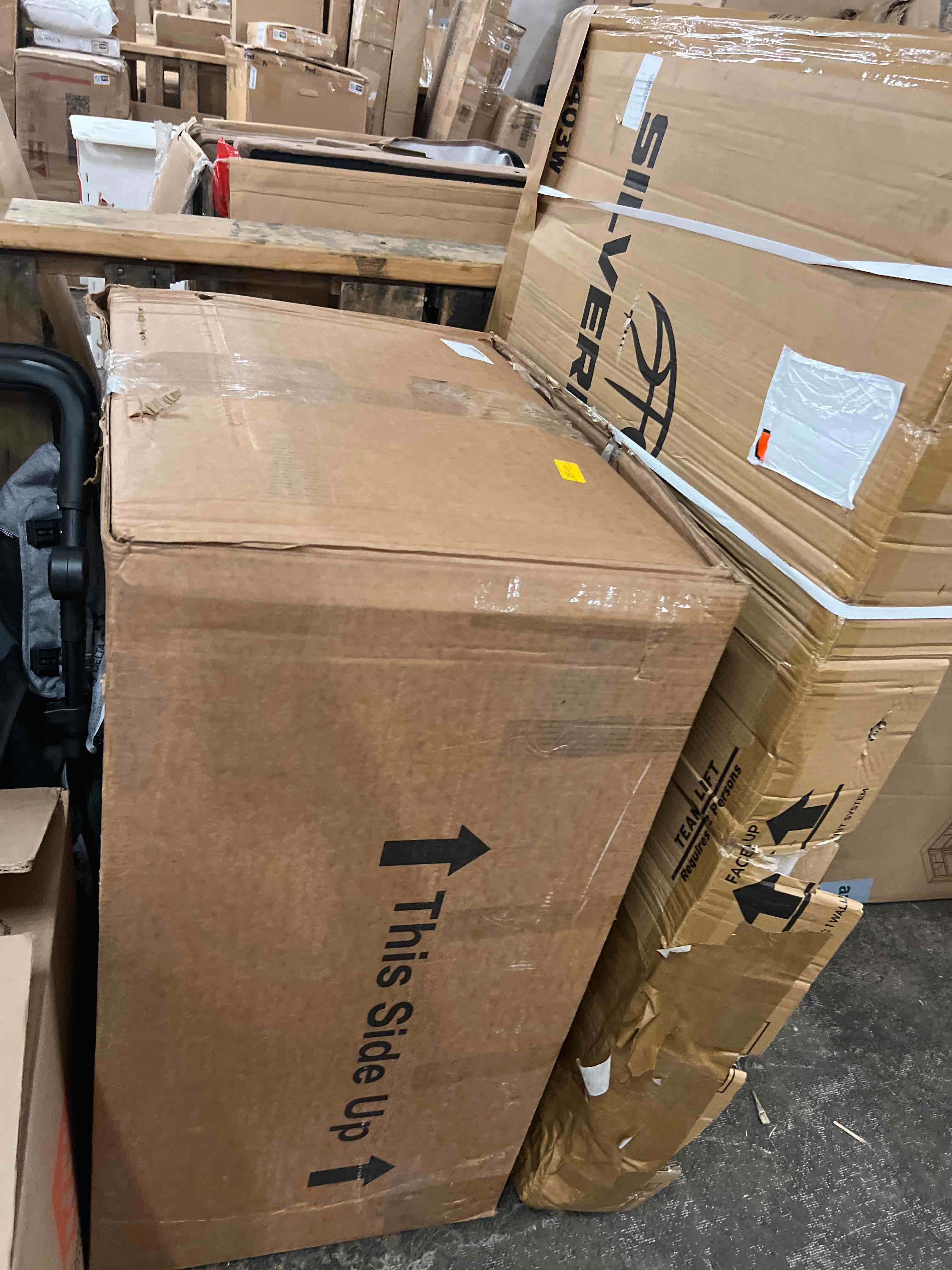 Condition photo showing New/Like New for petmate sky kennel - for air and travel, airline compliant dog crate for pets up 70-90 lbs, heavy duty dog kennel, made in the usa- 40 inches 40 inch kennel only