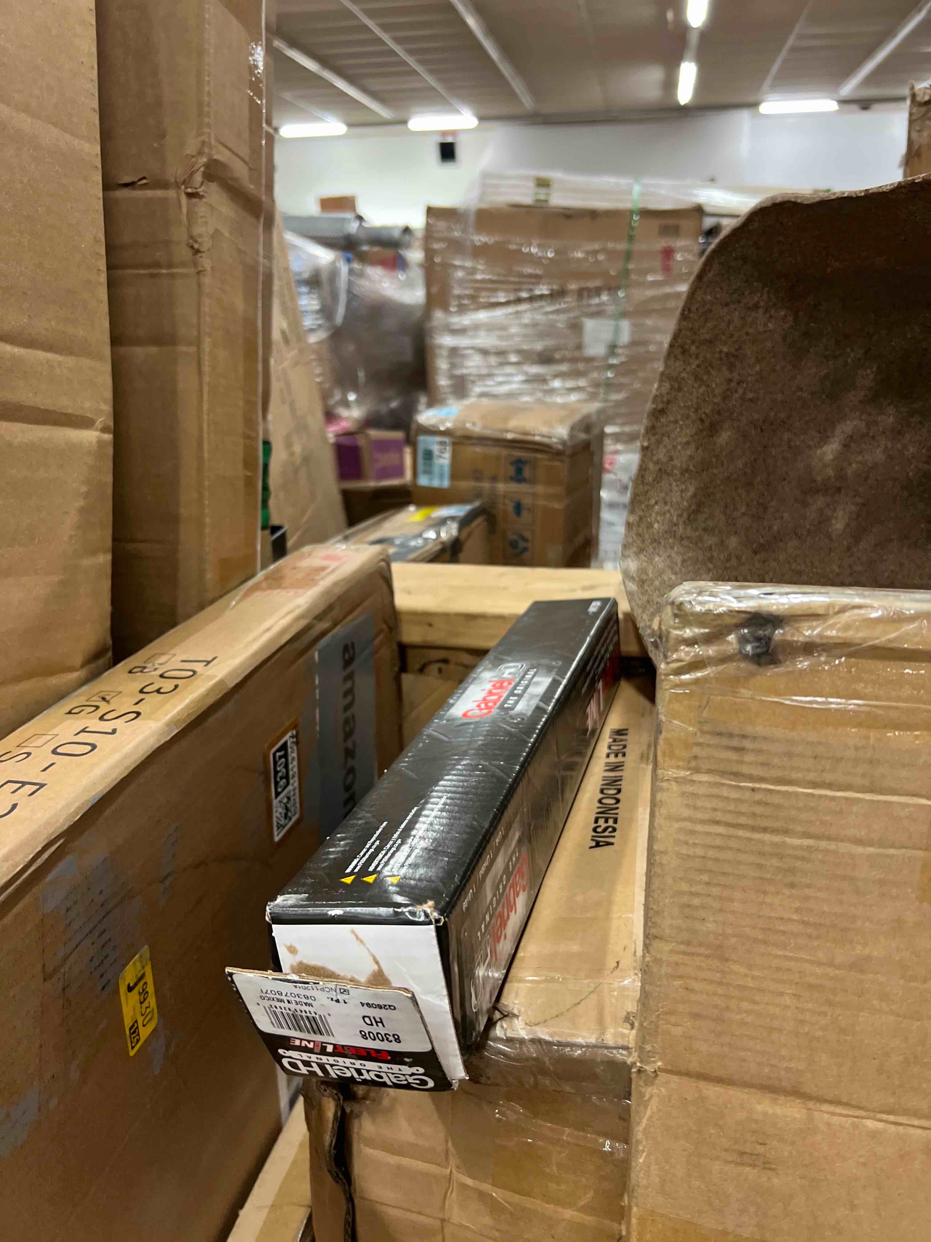 Condition photo showing New/Like New for gabriel 83008 fleetline hd truck cab shocks fits 2008-2020 peterbilt 367; 99-01 peterbilt 377; 99-07 peterbilt 379; 06-16 peterbilt 386; 08-15 peterbilt 388; 08-24 389 oem# 29-02455