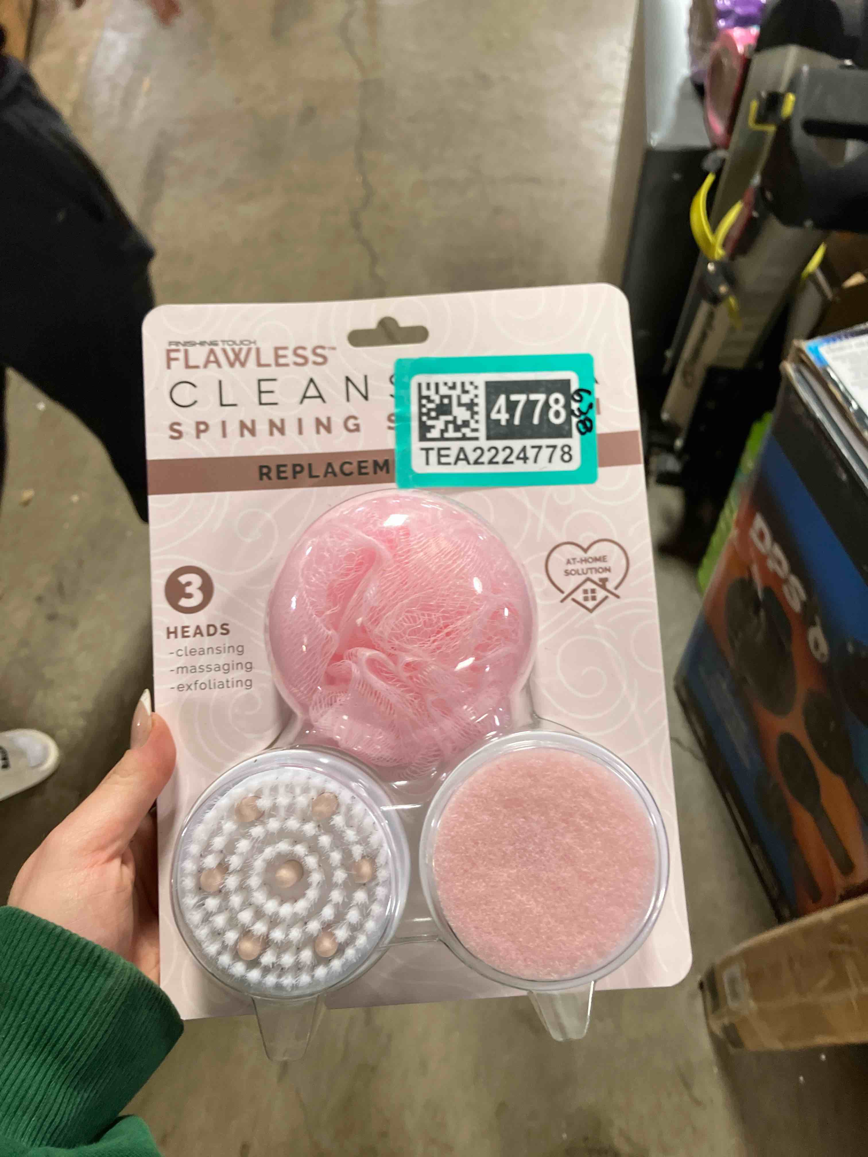 https://s3.amazonaws.com/lotting-images-prod/phillipi/TEA2224778_1745611784947.jpeg