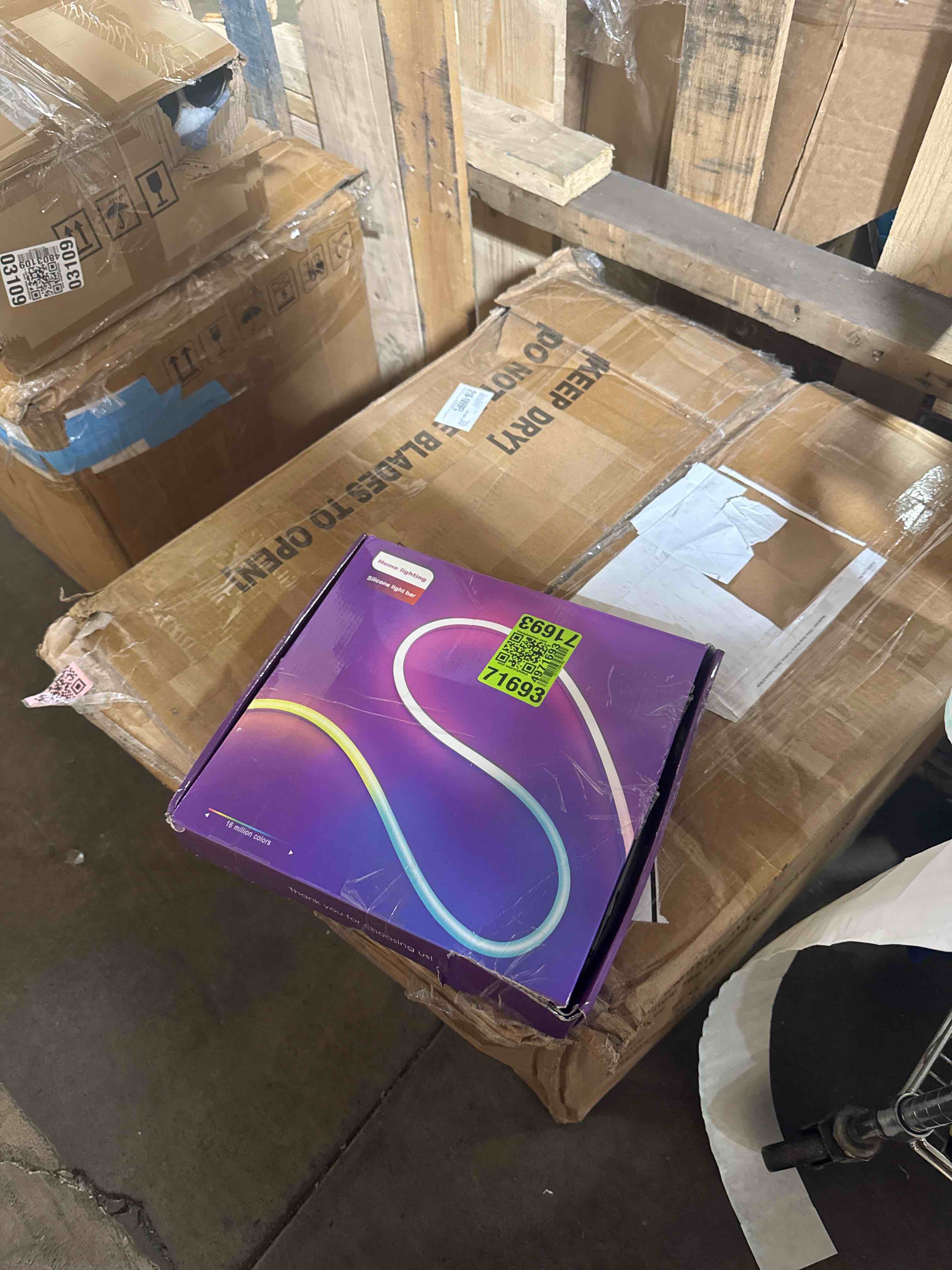 https://s3.amazonaws.com/lotting-images-prod/phillipi/TEA2225698_1752594091437.jpeg