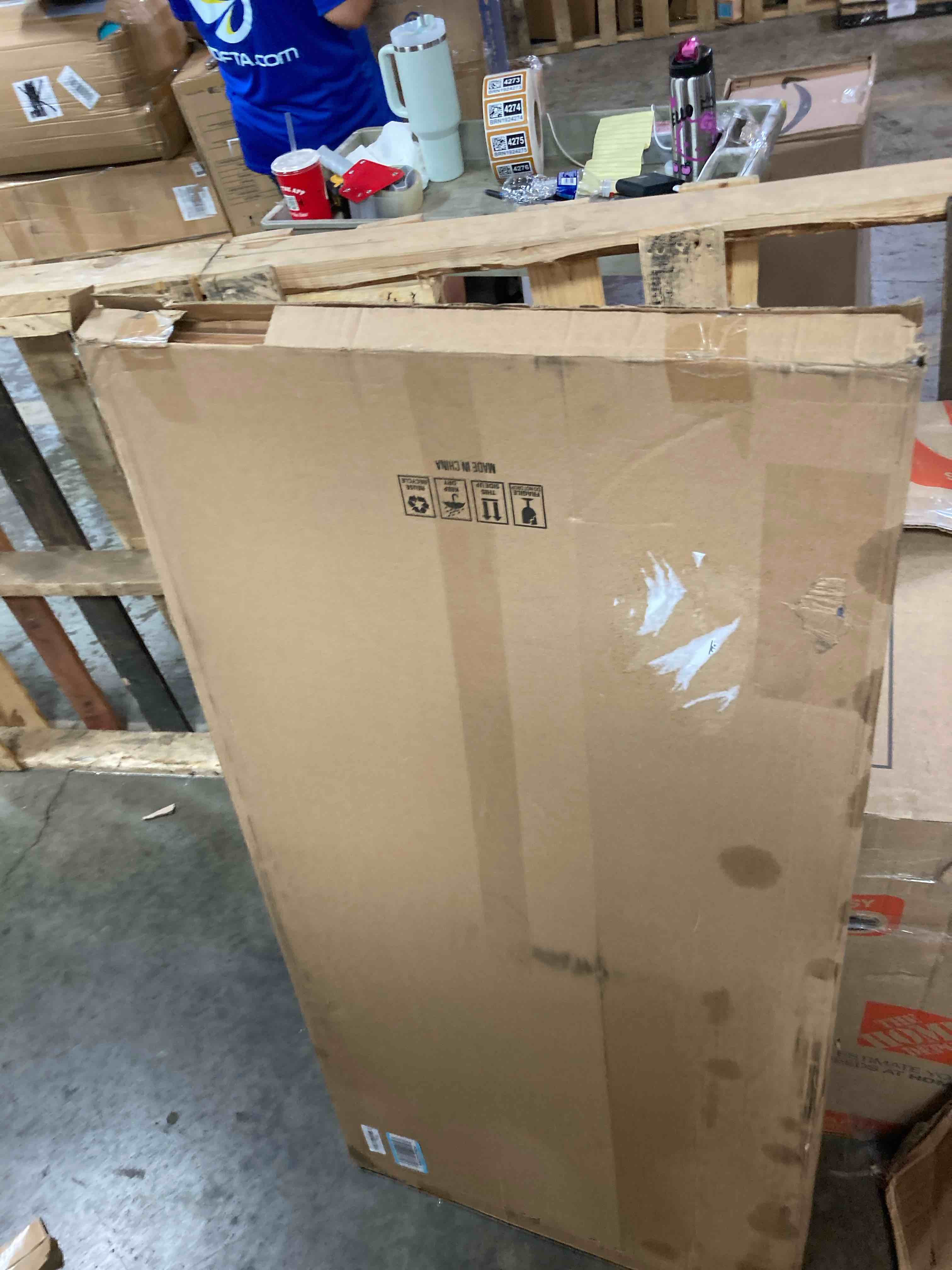 https://s3.amazonaws.com/lotting-images-prod/phillipi/TEA2225901_1753903313284.jpeg