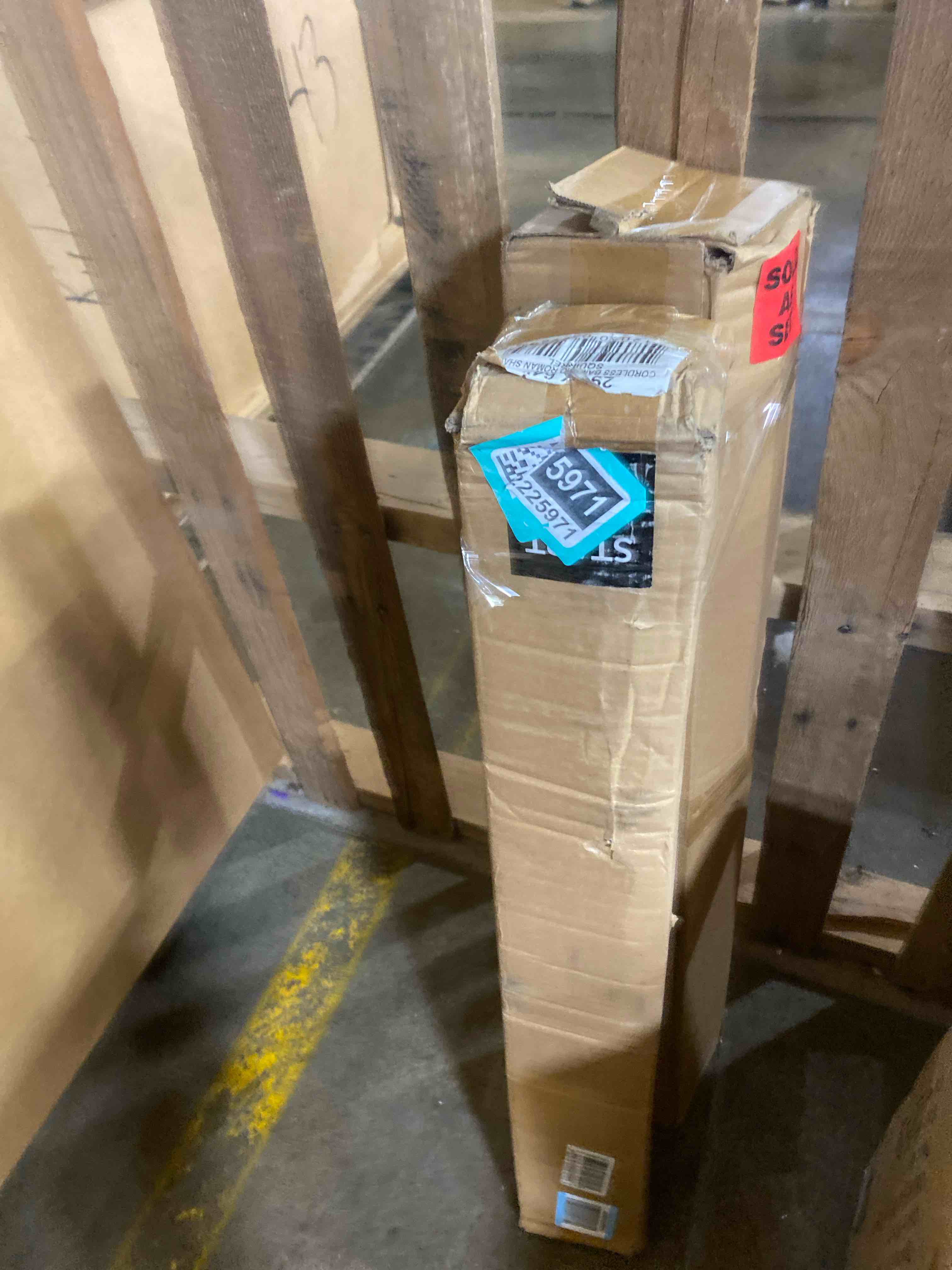 https://s3.amazonaws.com/lotting-images-prod/phillipi/TEA2225971_1754411689194.jpeg