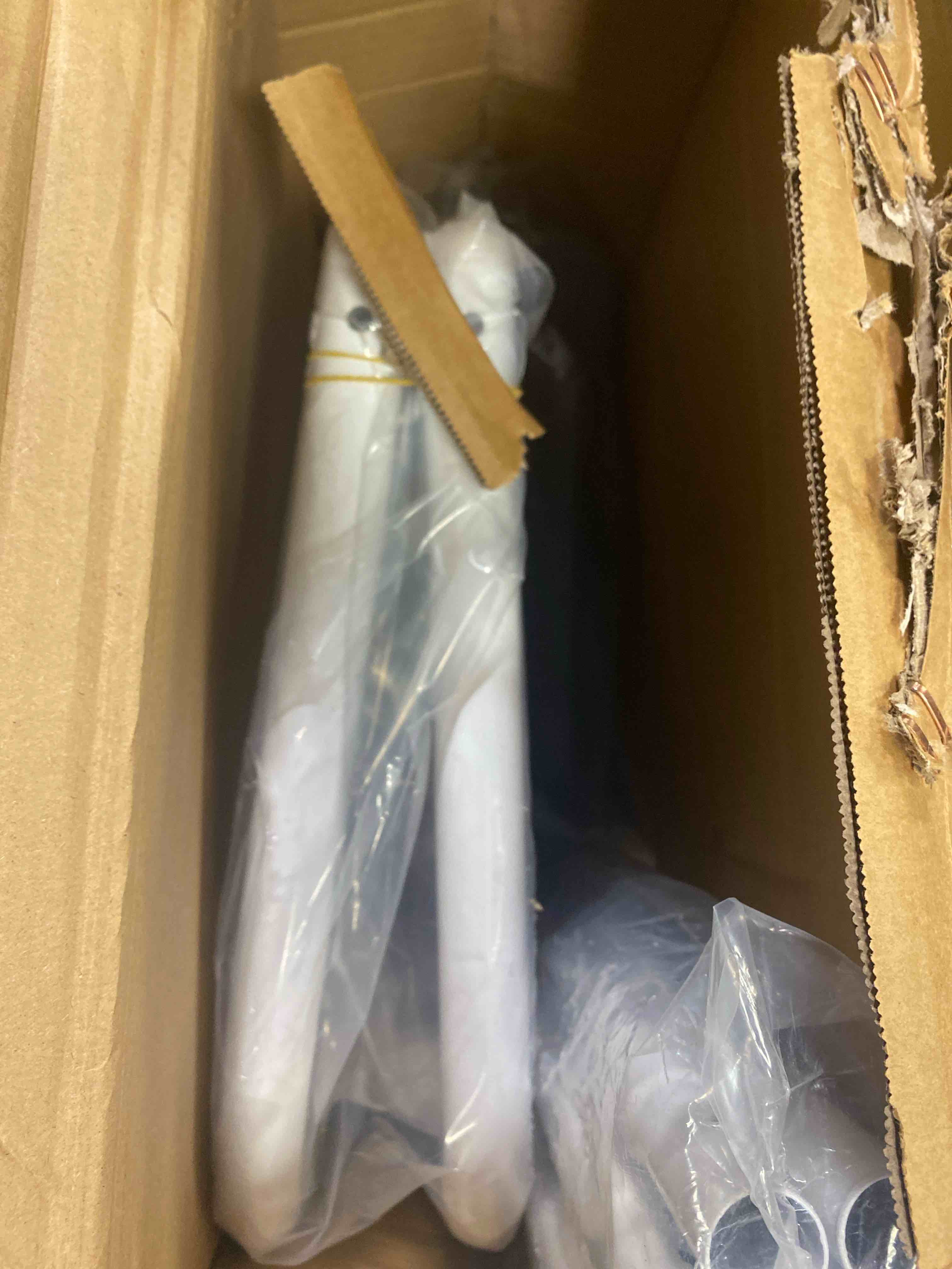 https://s3.amazonaws.com/lotting-images-prod/phillipi/TEA2226101_1755617043941.jpeg