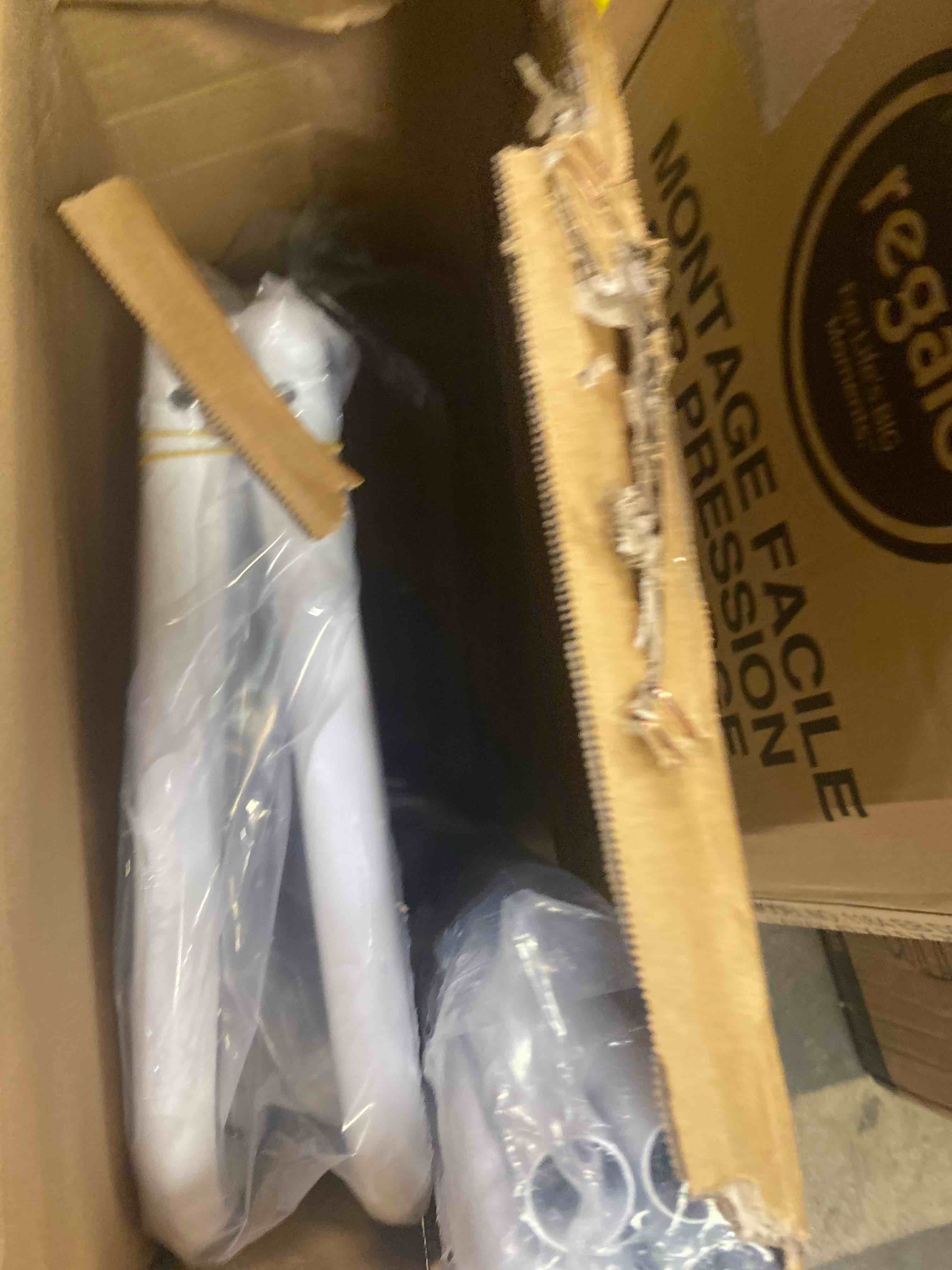https://s3.amazonaws.com/lotting-images-prod/phillipi/TEA2226101_1755617045132.jpeg