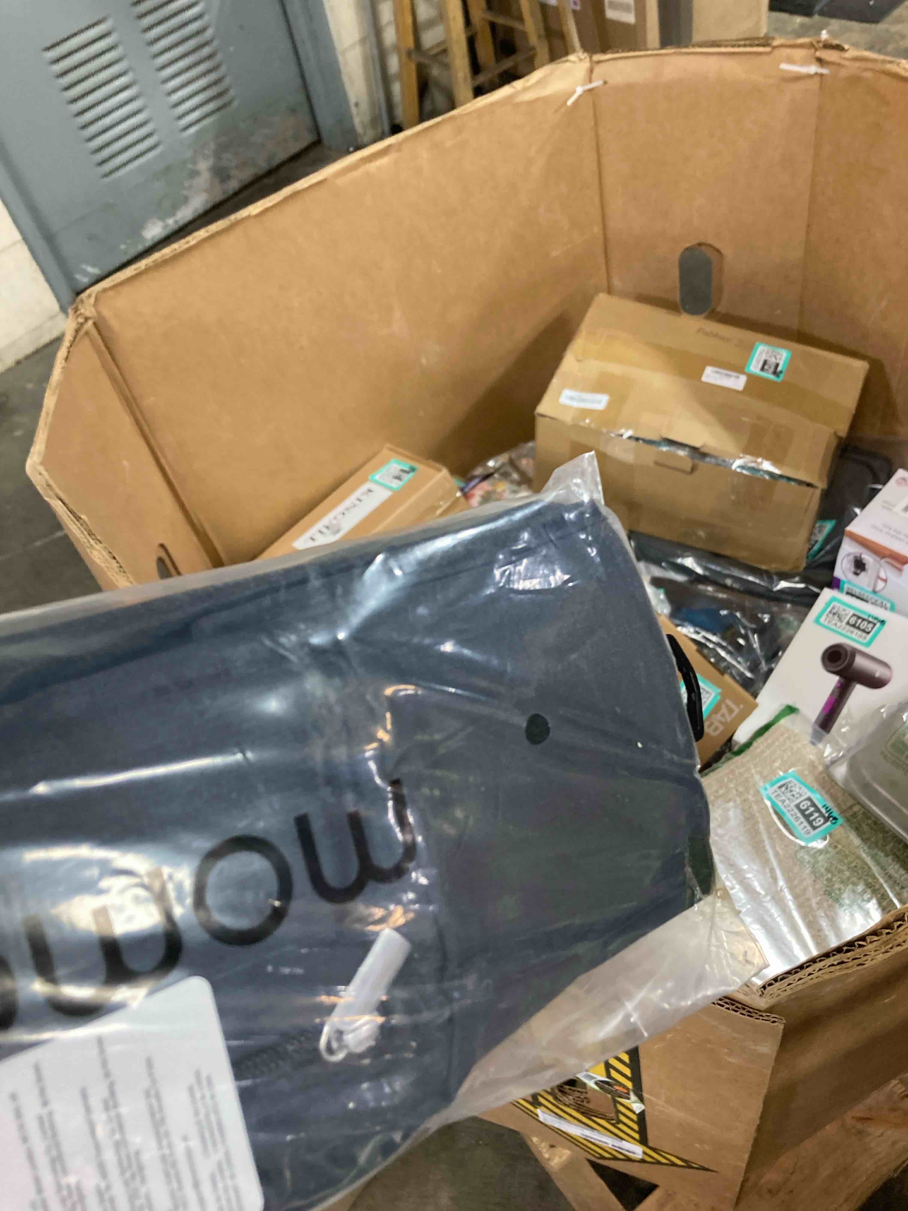 https://s3.amazonaws.com/lotting-images-prod/phillipi/TEA2226126_1757440052165.jpeg