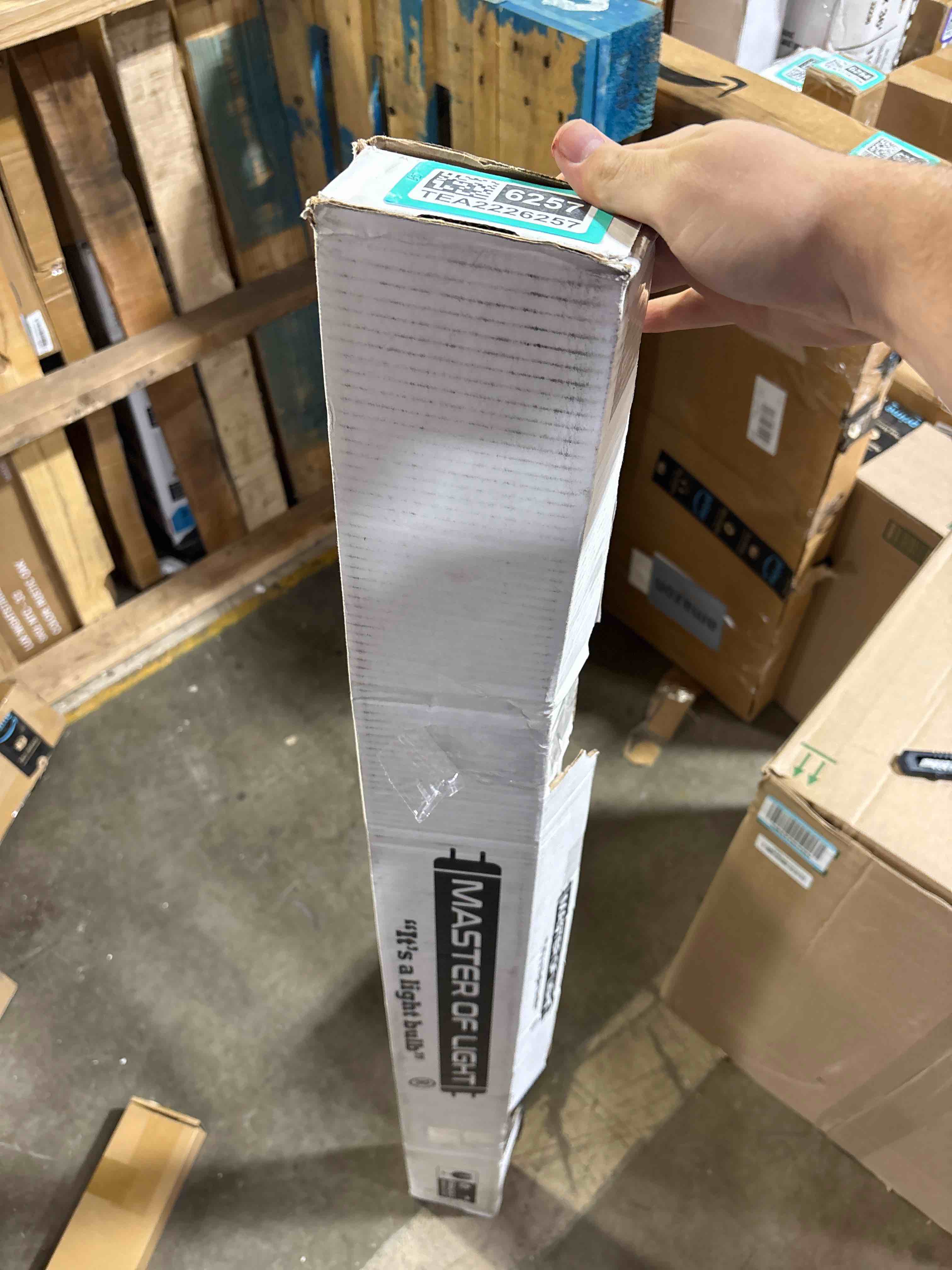 https://s3.amazonaws.com/lotting-images-prod/phillipi/TEA2226257_1760109276858.jpeg