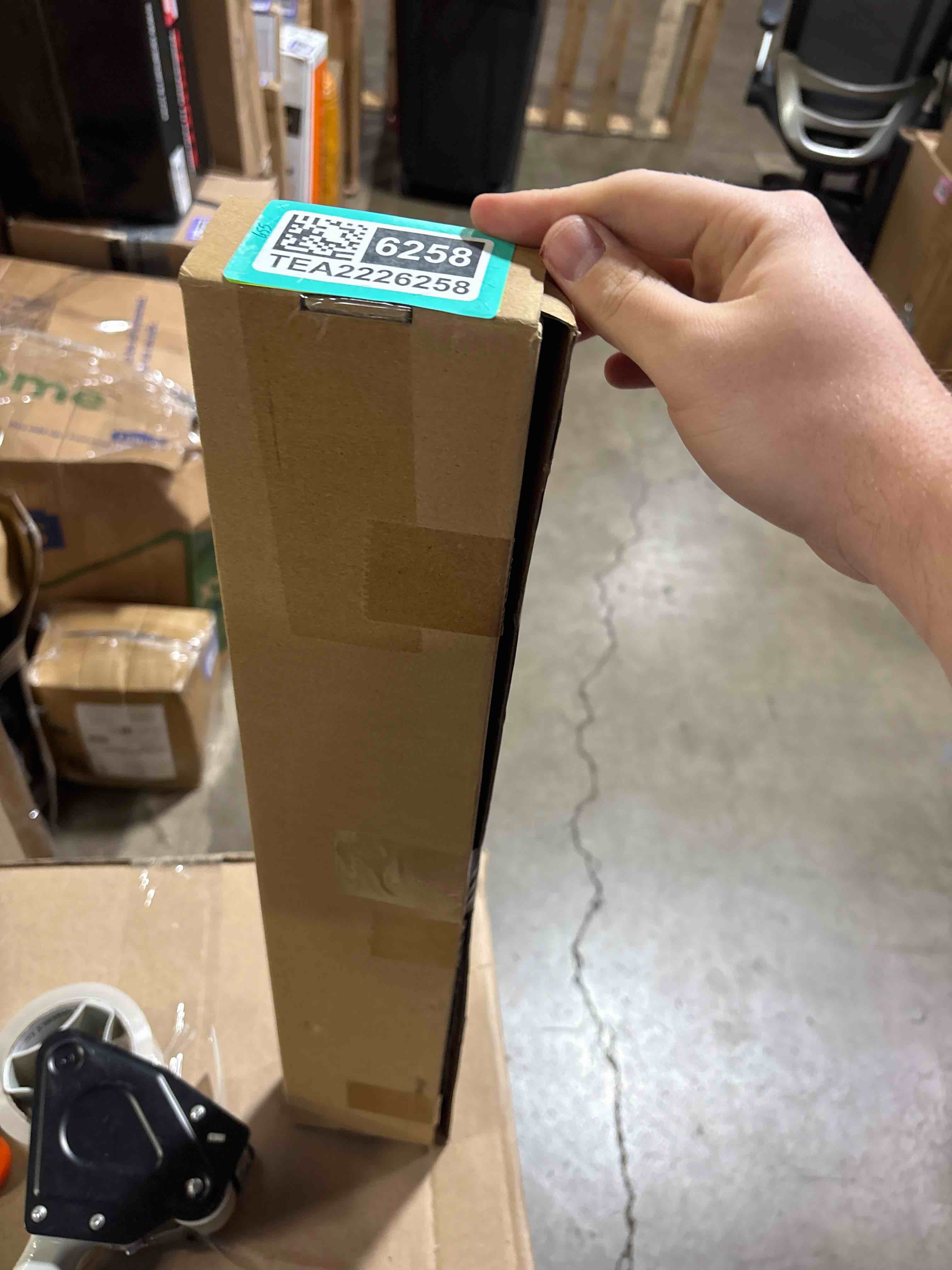 https://s3.amazonaws.com/lotting-images-prod/phillipi/TEA2226258_1760109405494.jpeg