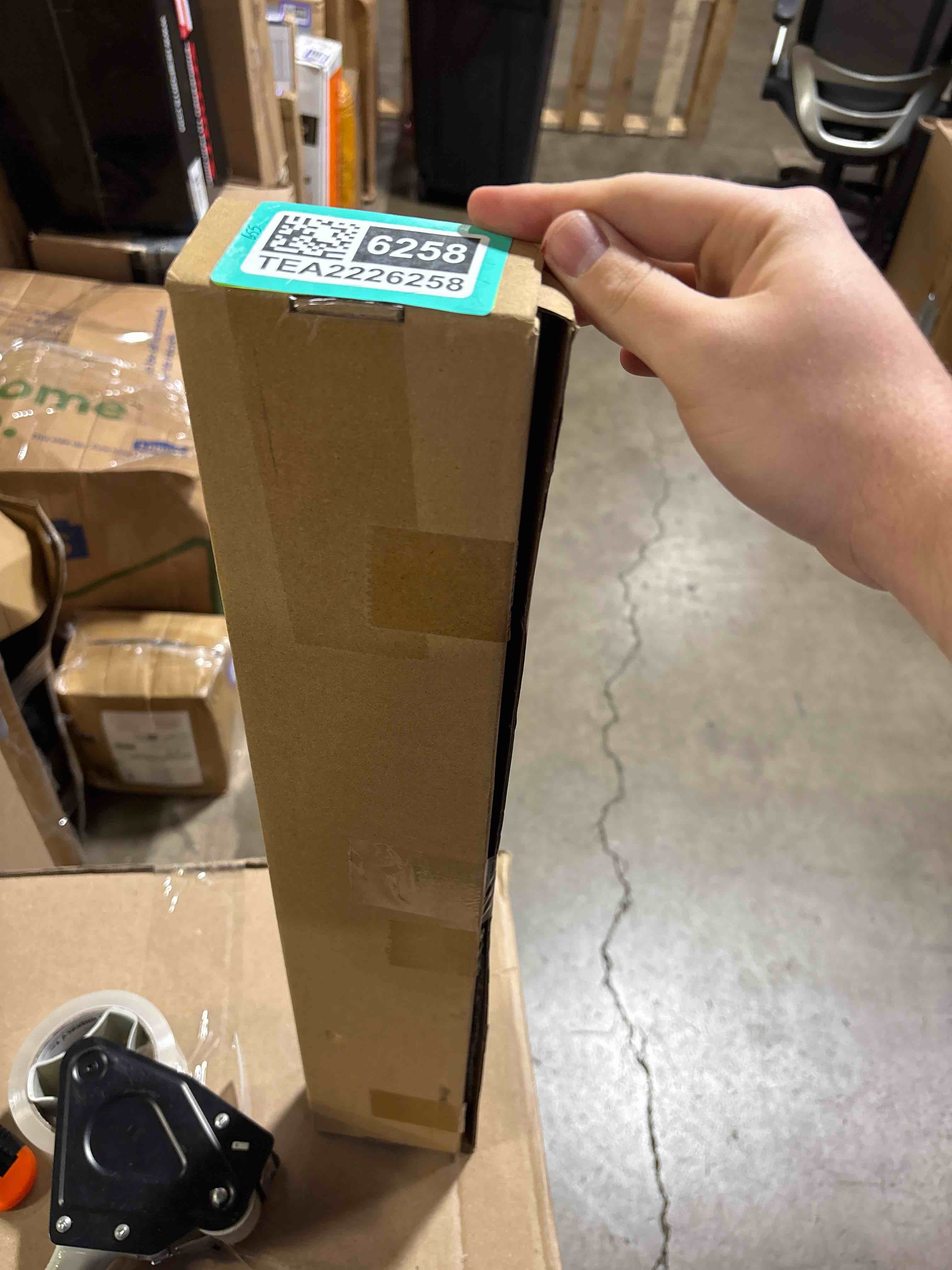 https://s3.amazonaws.com/lotting-images-prod/phillipi/TEA2226258_1760109406493.jpeg