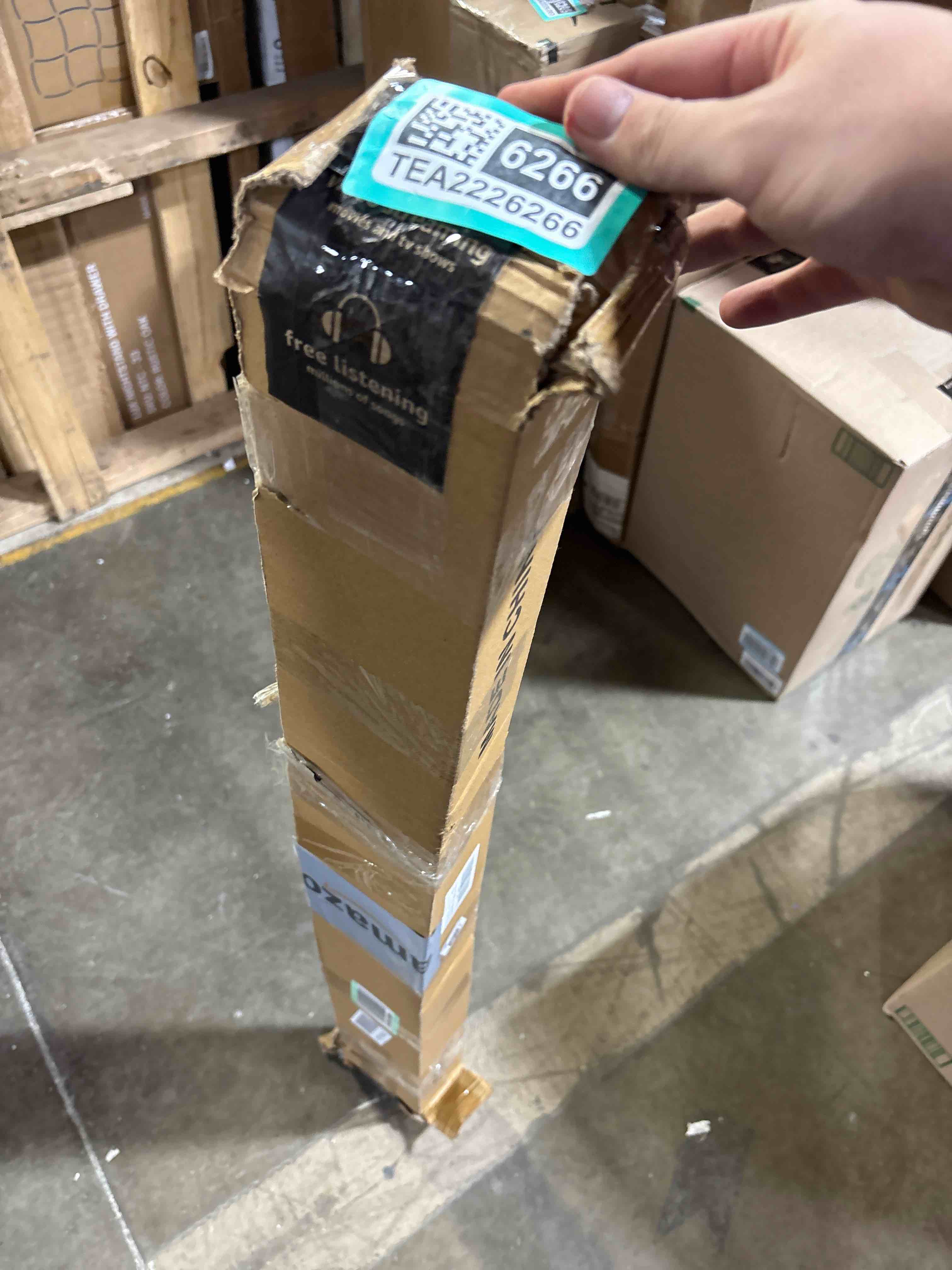 https://s3.amazonaws.com/lotting-images-prod/phillipi/TEA2226266_1760111705057.jpeg