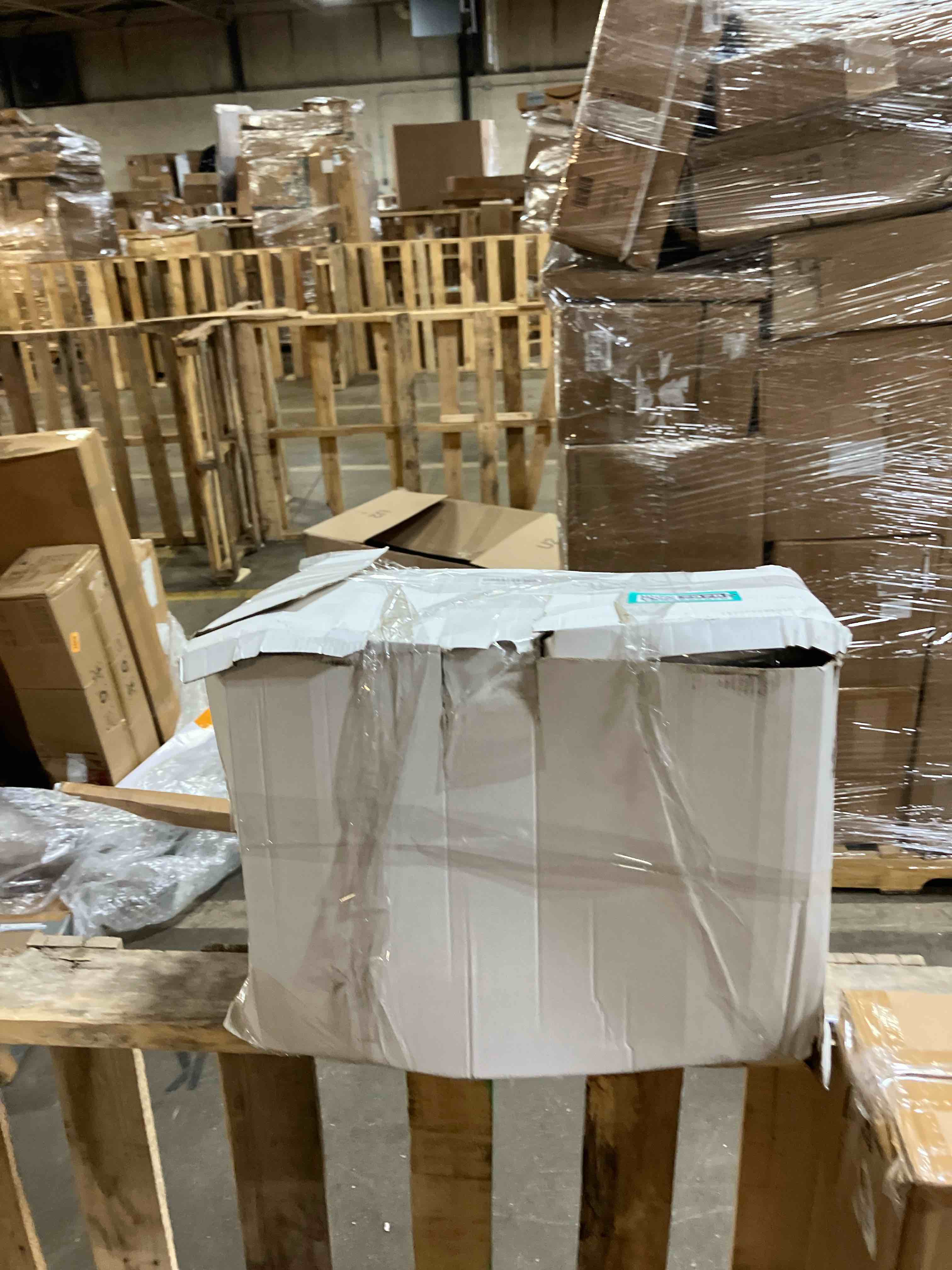 https://s3.amazonaws.com/lotting-images-prod/phillipi/TEA2227978_1744744008835.jpeg