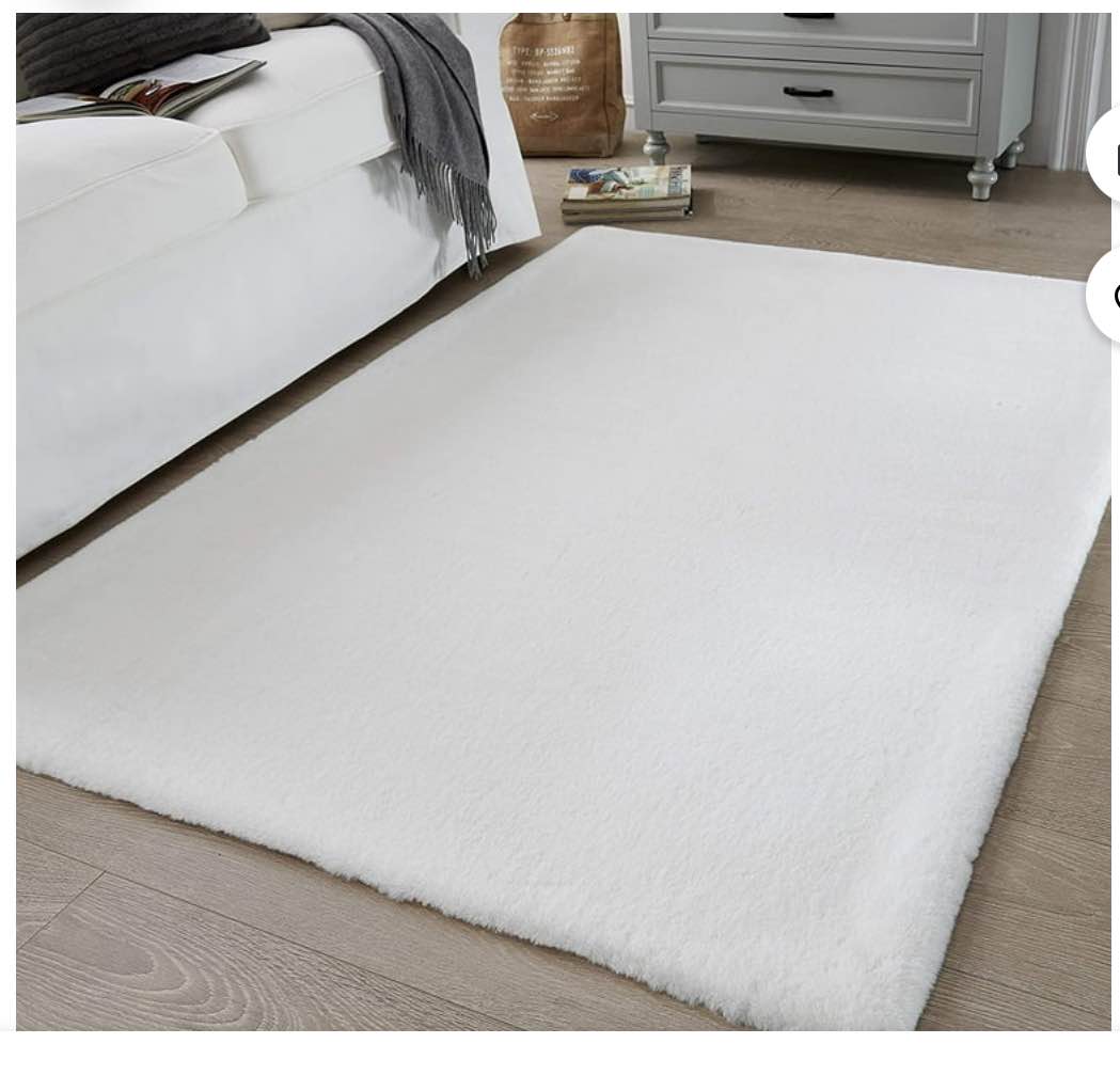 SANMADROLA Faux Rabbit Luxury Plush White Area Rug, 4' 10" x 3', Soft and Cozy ( Needs cleaning)