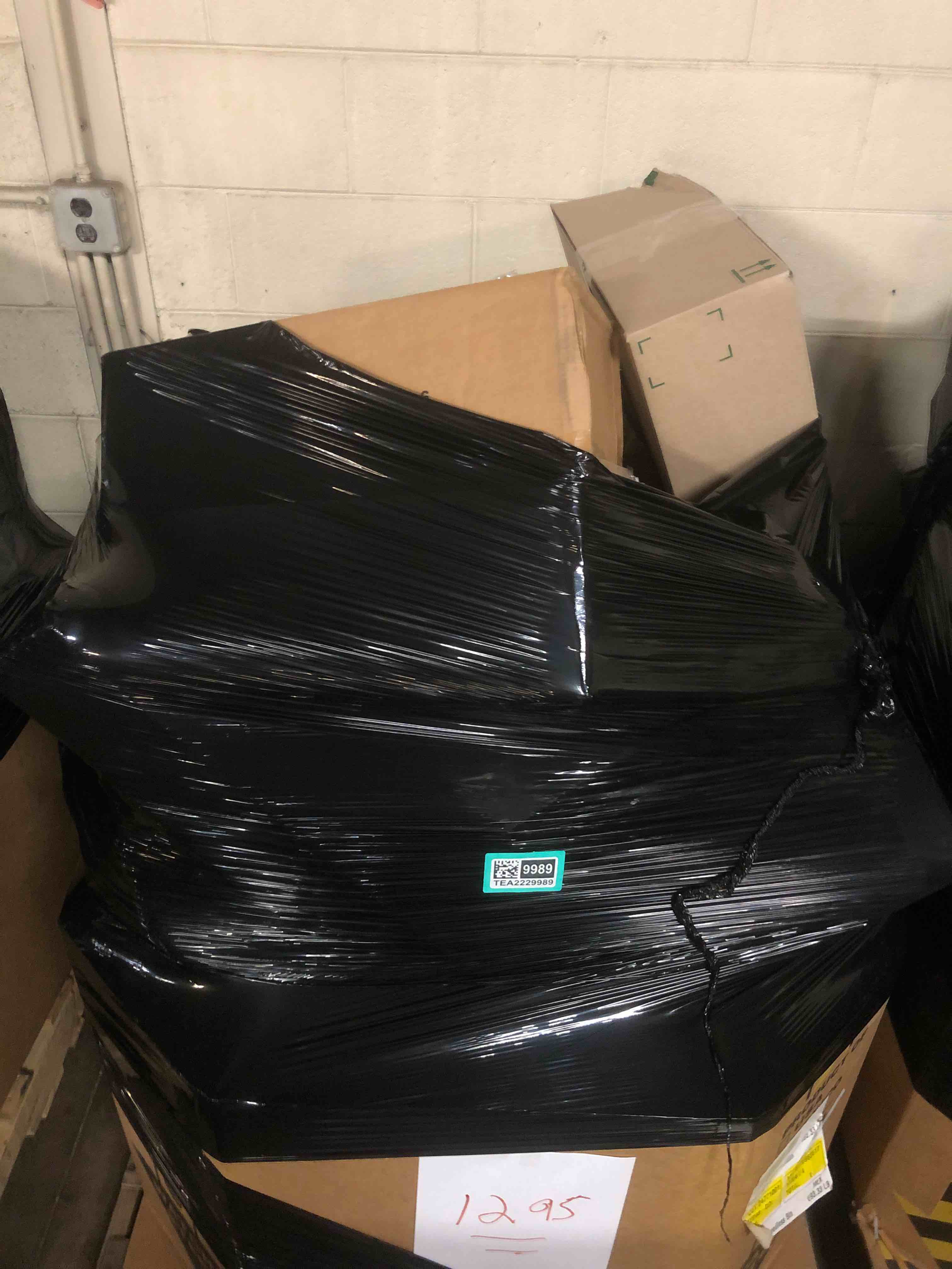 https://s3.amazonaws.com/lotting-images-prod/phillipi/TEA2229989_1757017212502.jpeg