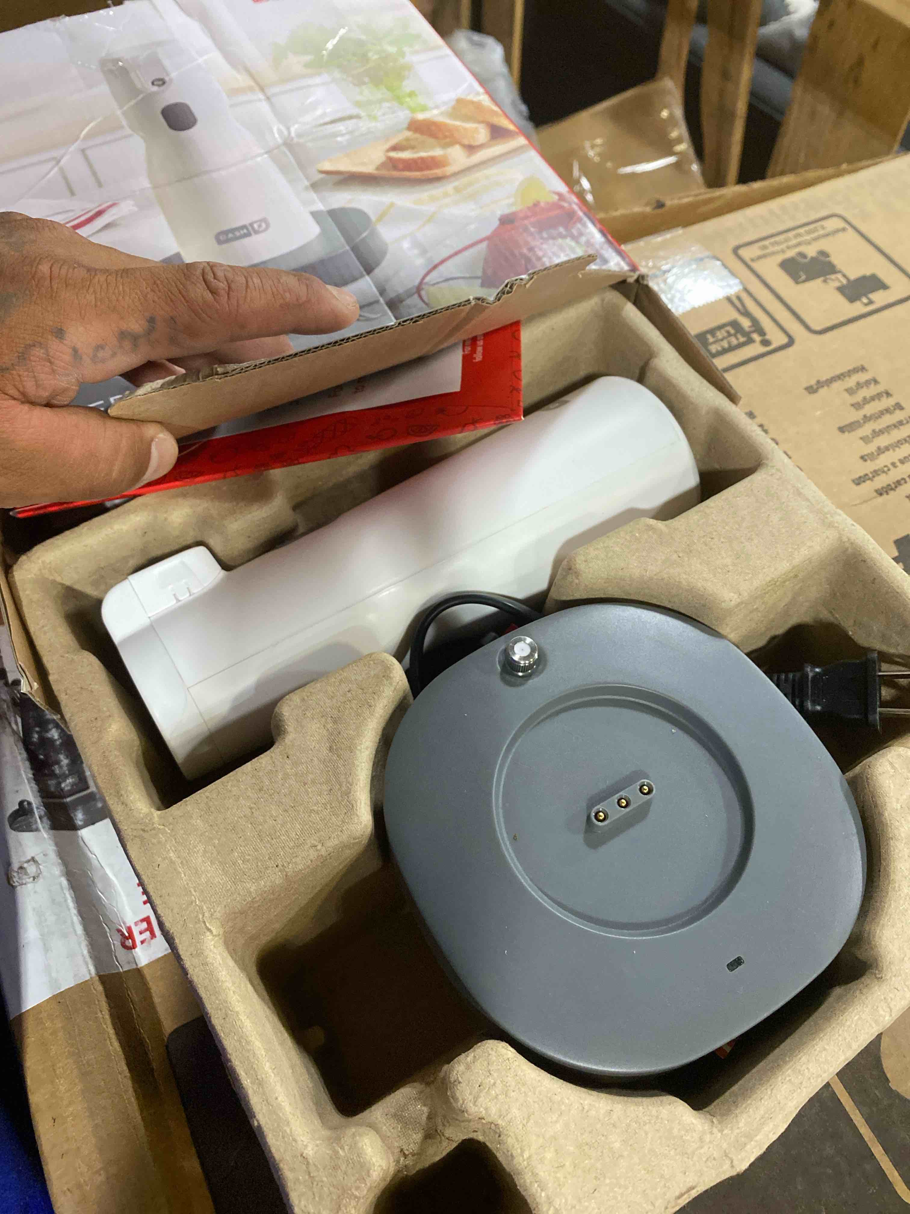 https://s3.amazonaws.com/lotting-images-prod/phillipi/TEA2232072_1752092534615.jpeg