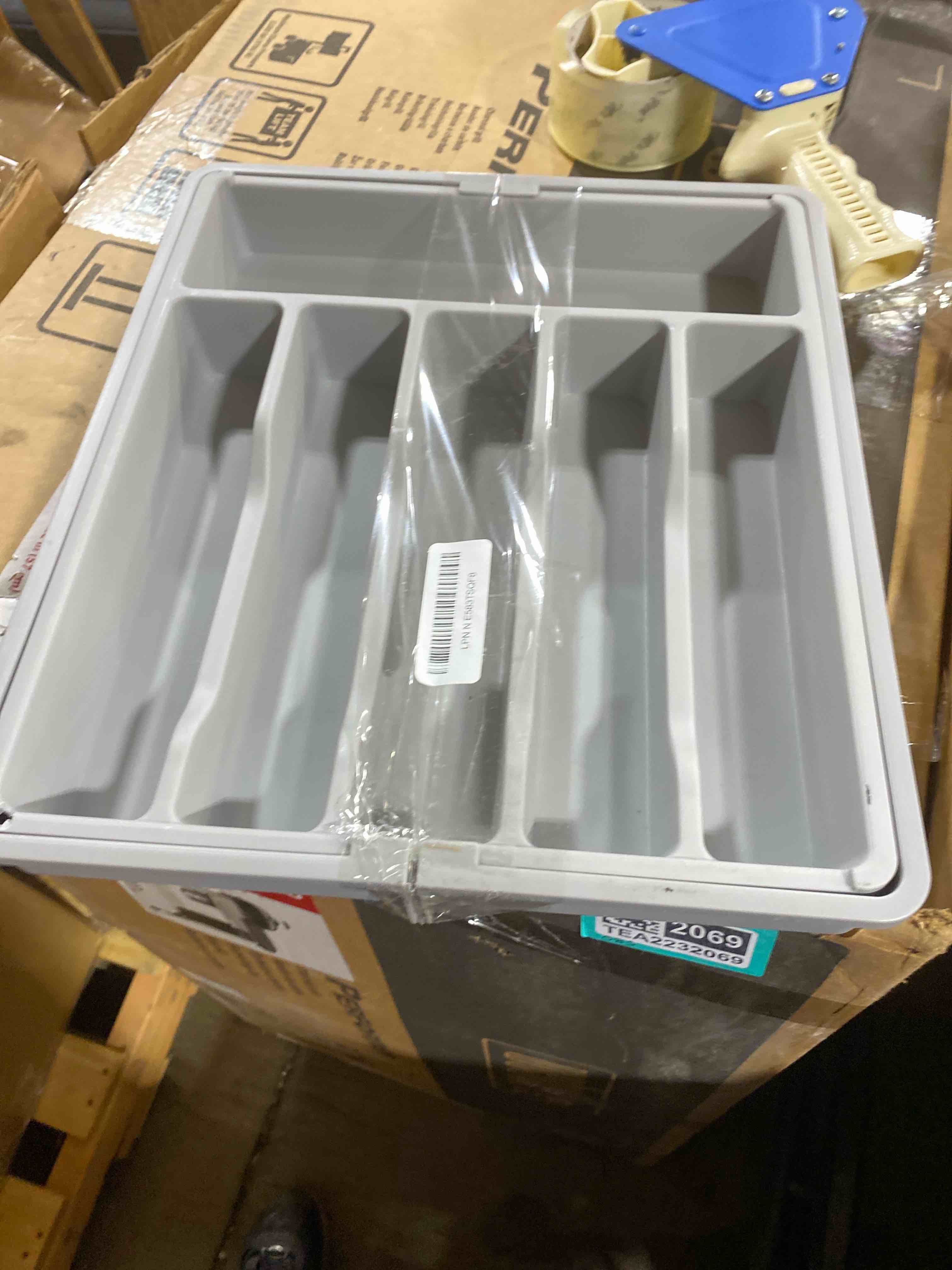 https://s3.amazonaws.com/lotting-images-prod/phillipi/TEA2232073_1752092613188.jpeg