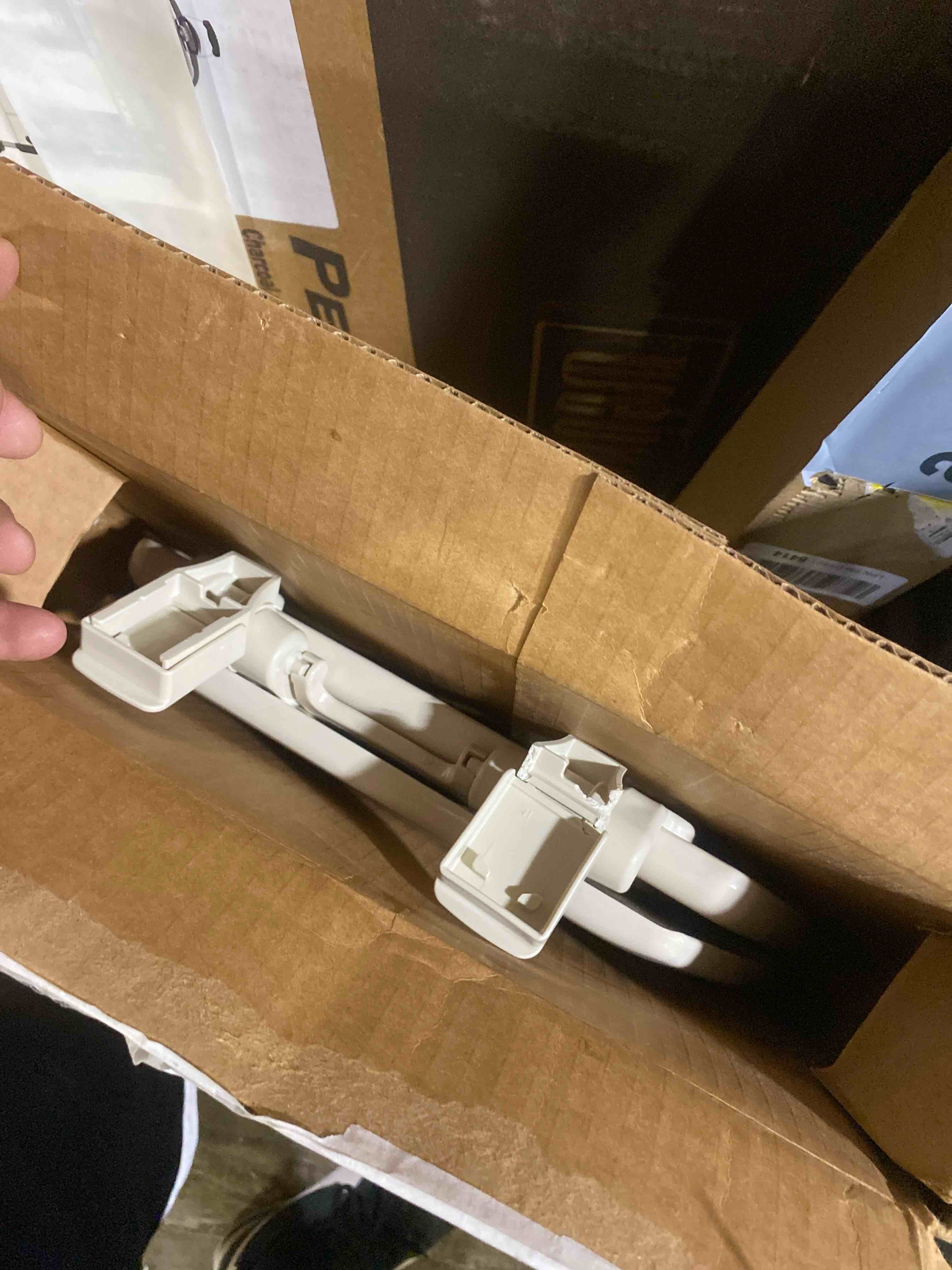https://s3.amazonaws.com/lotting-images-prod/phillipi/TEA2232091_1752153896975.jpeg