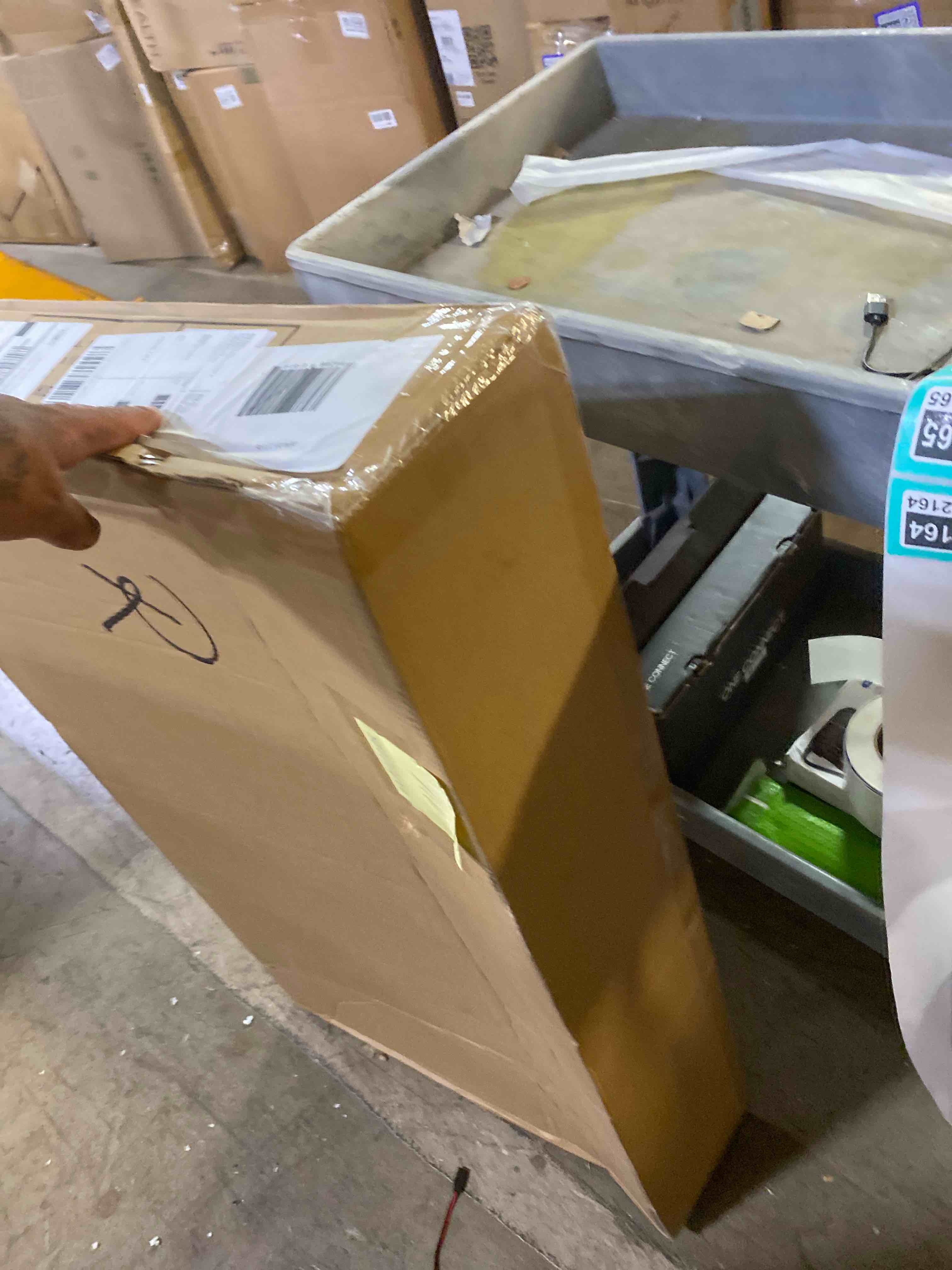 https://s3.amazonaws.com/lotting-images-prod/phillipi/TEA2232164_1752178549522.jpeg