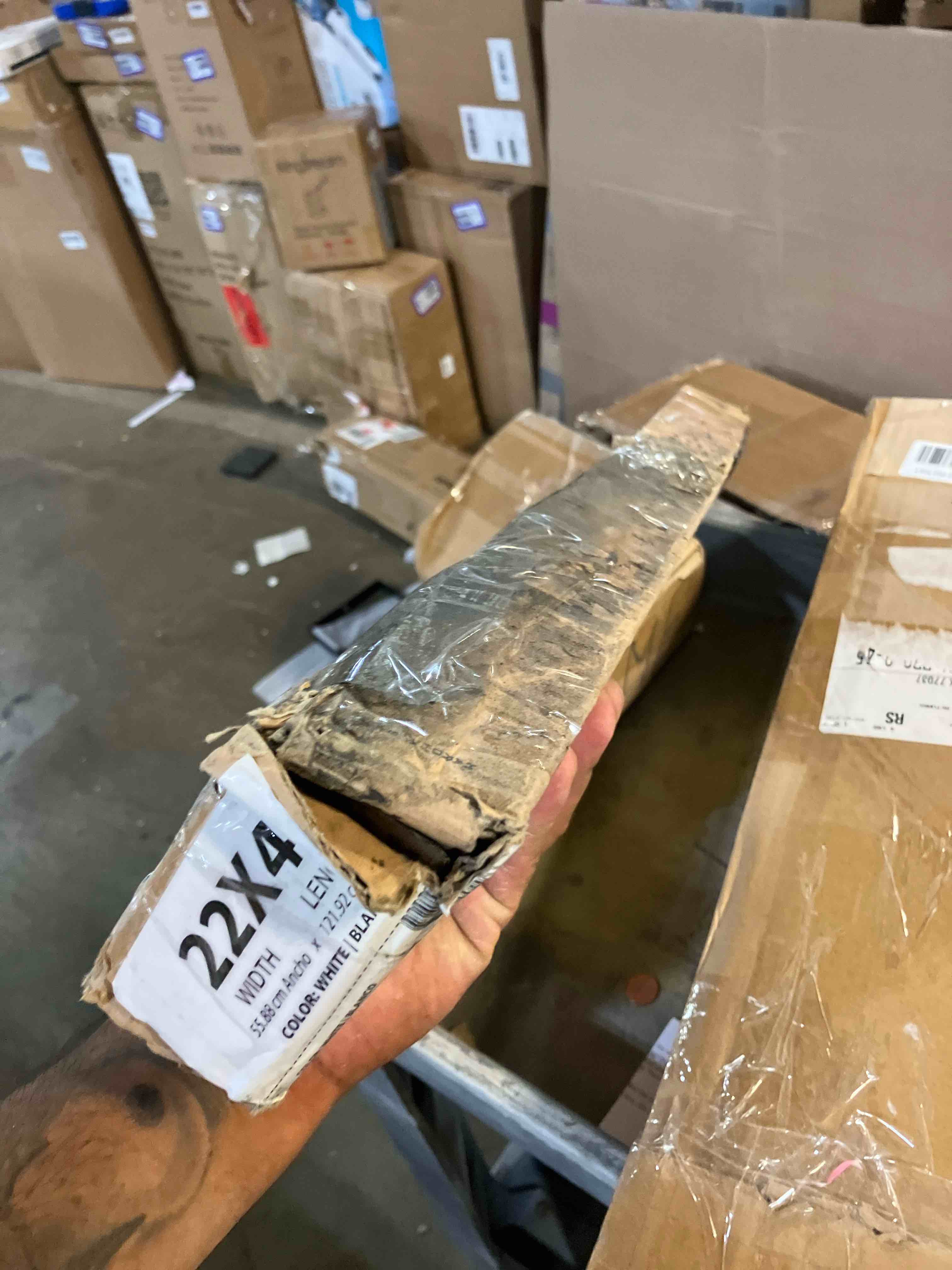 https://s3.amazonaws.com/lotting-images-prod/phillipi/TEA2232198_1752185037315.jpeg