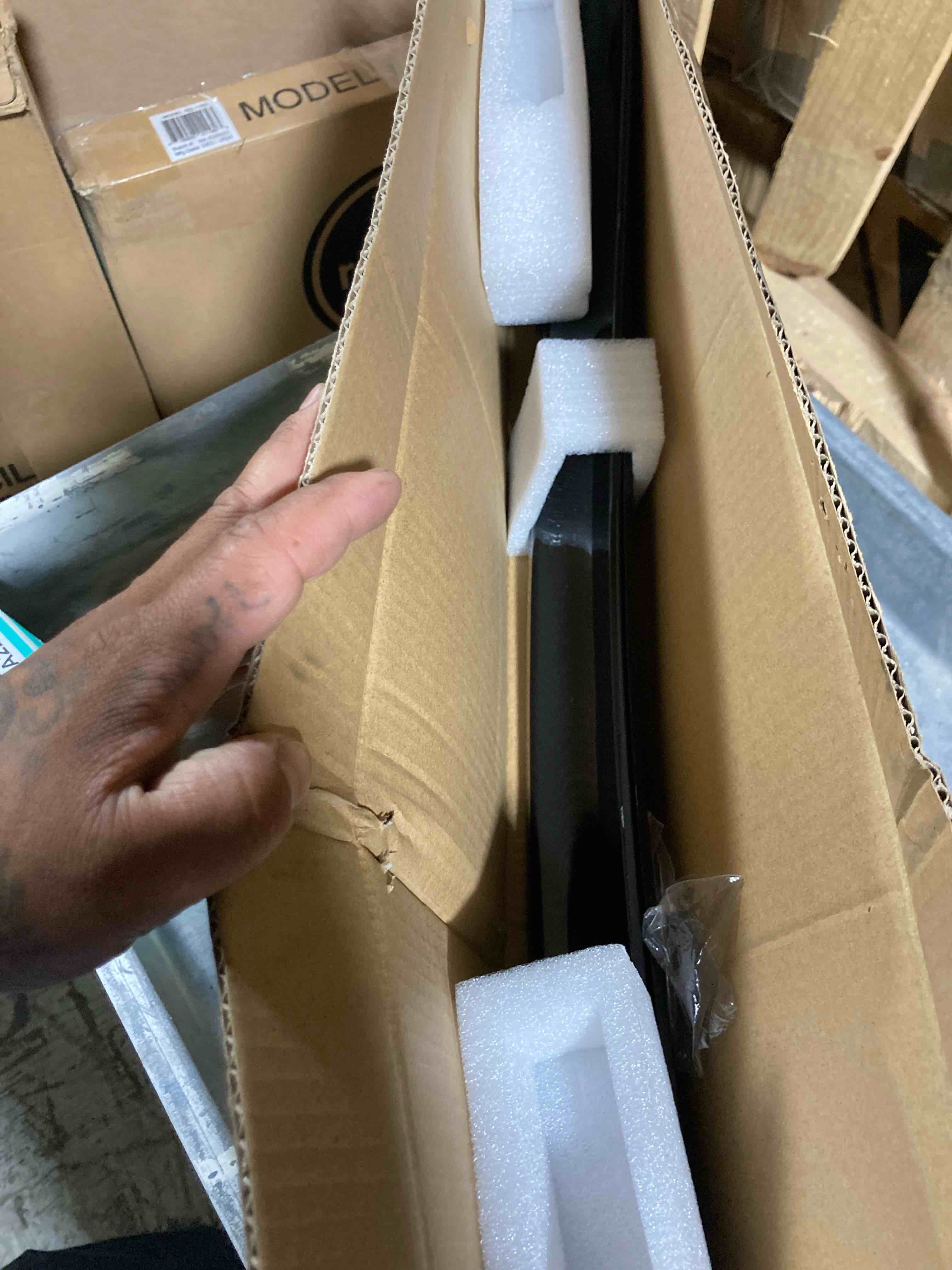 https://s3.amazonaws.com/lotting-images-prod/phillipi/TEA2232413_1752777872041.jpeg