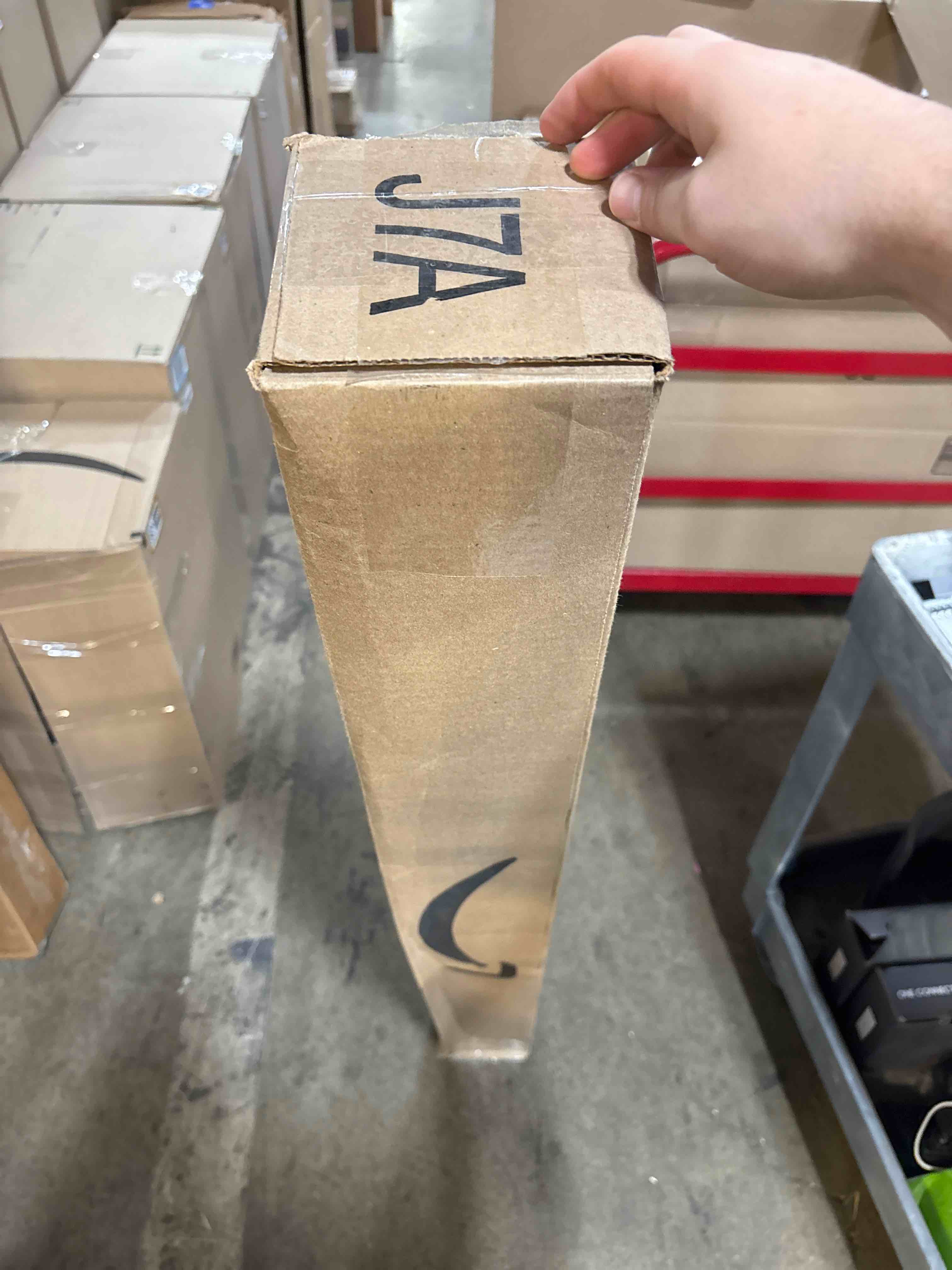 https://s3.amazonaws.com/lotting-images-prod/phillipi/TEA2232511_1755620500904.jpeg
