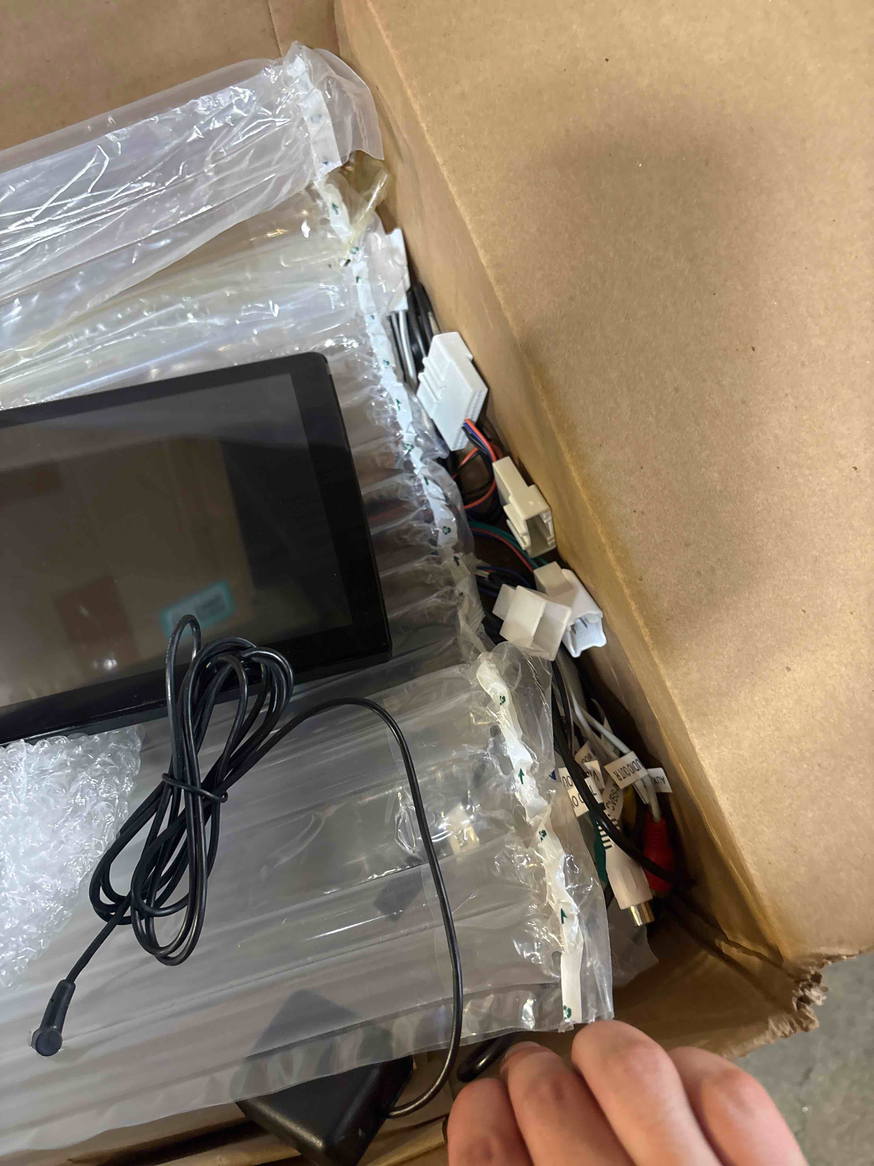 https://s3.amazonaws.com/lotting-images-prod/phillipi/TEA2232522_1755626387095.jpeg