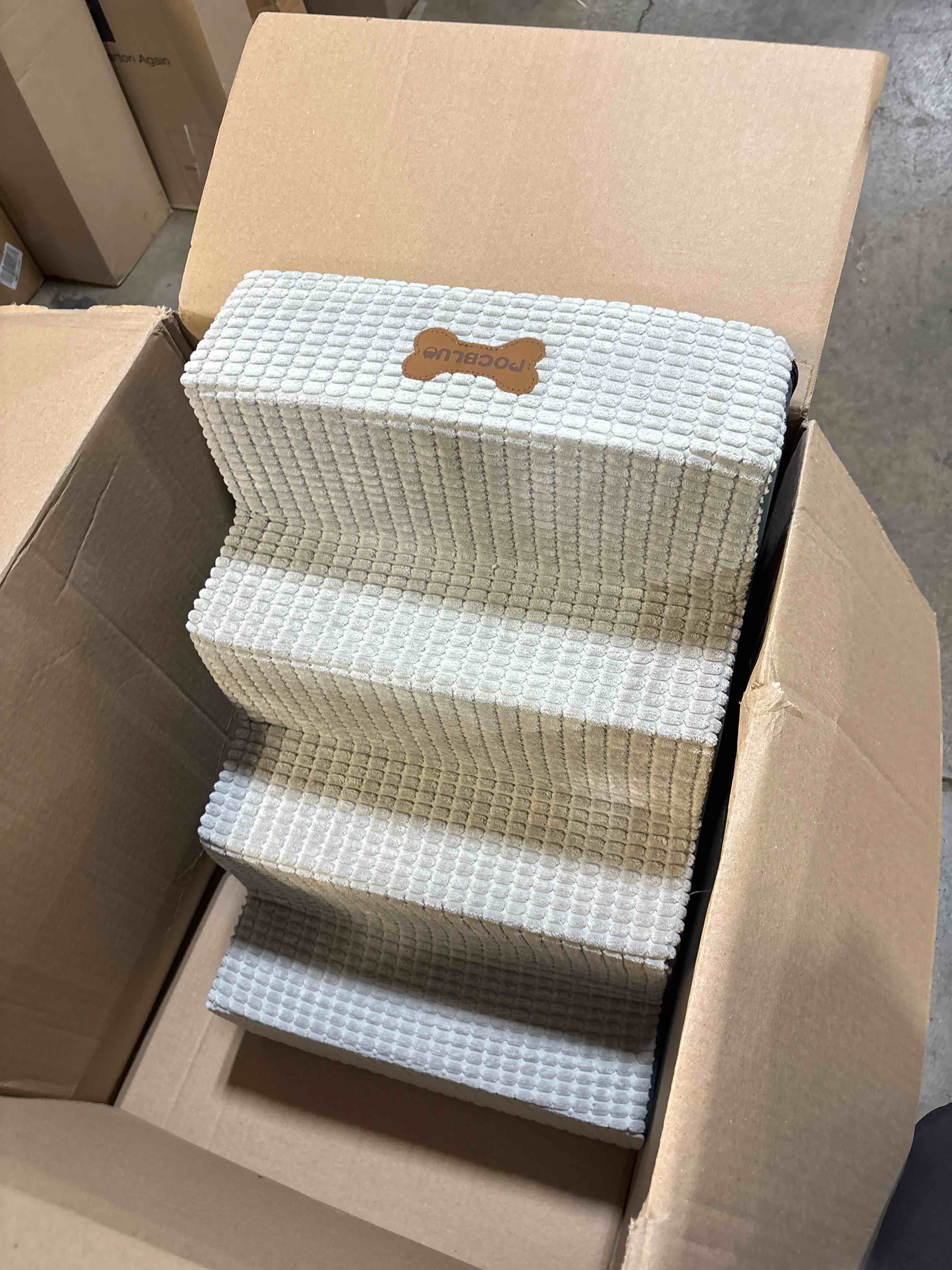 https://s3.amazonaws.com/lotting-images-prod/phillipi/TEA2232590_1755709279384.jpeg