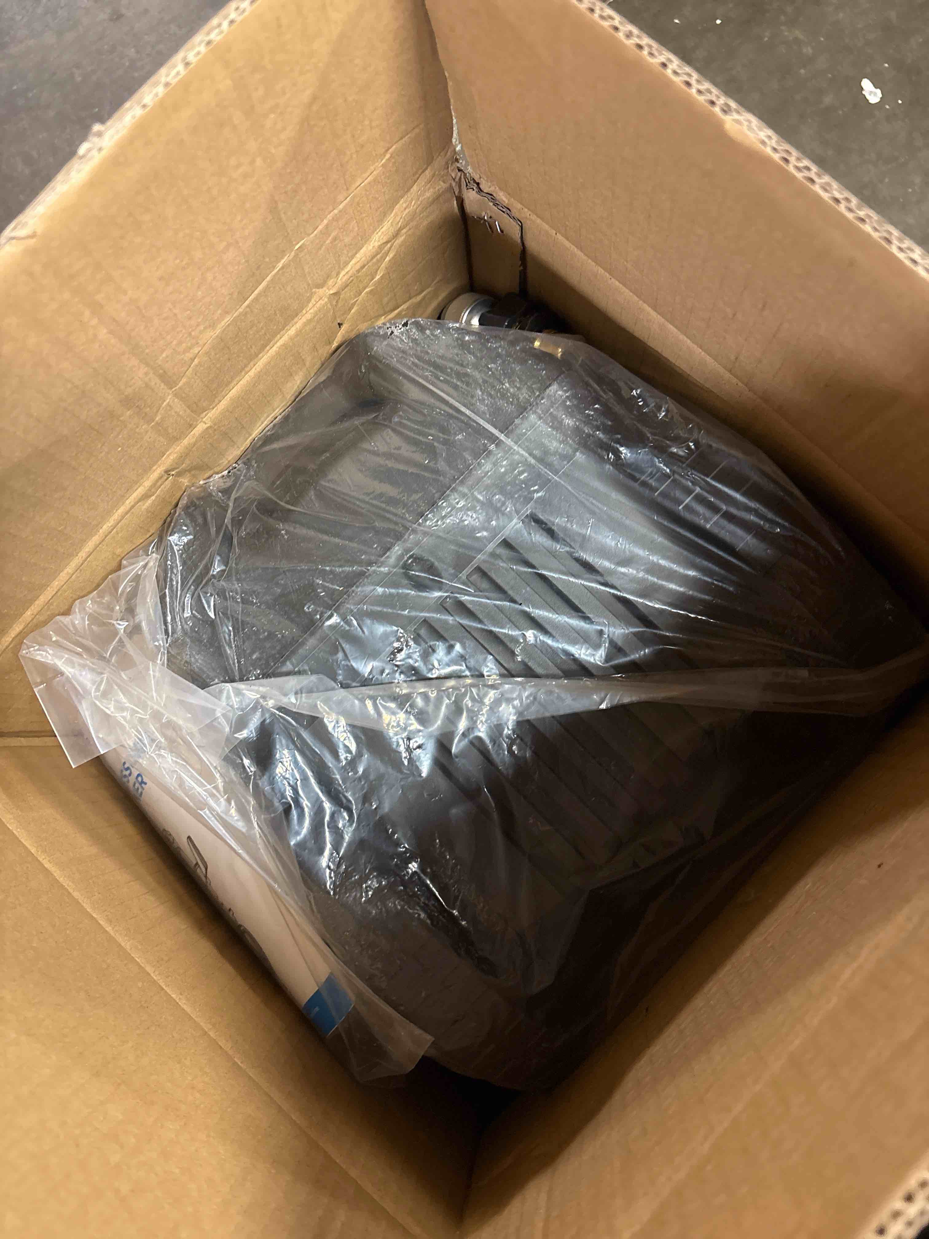 https://s3.amazonaws.com/lotting-images-prod/phillipi/TEA2232708_1756322955375.jpeg