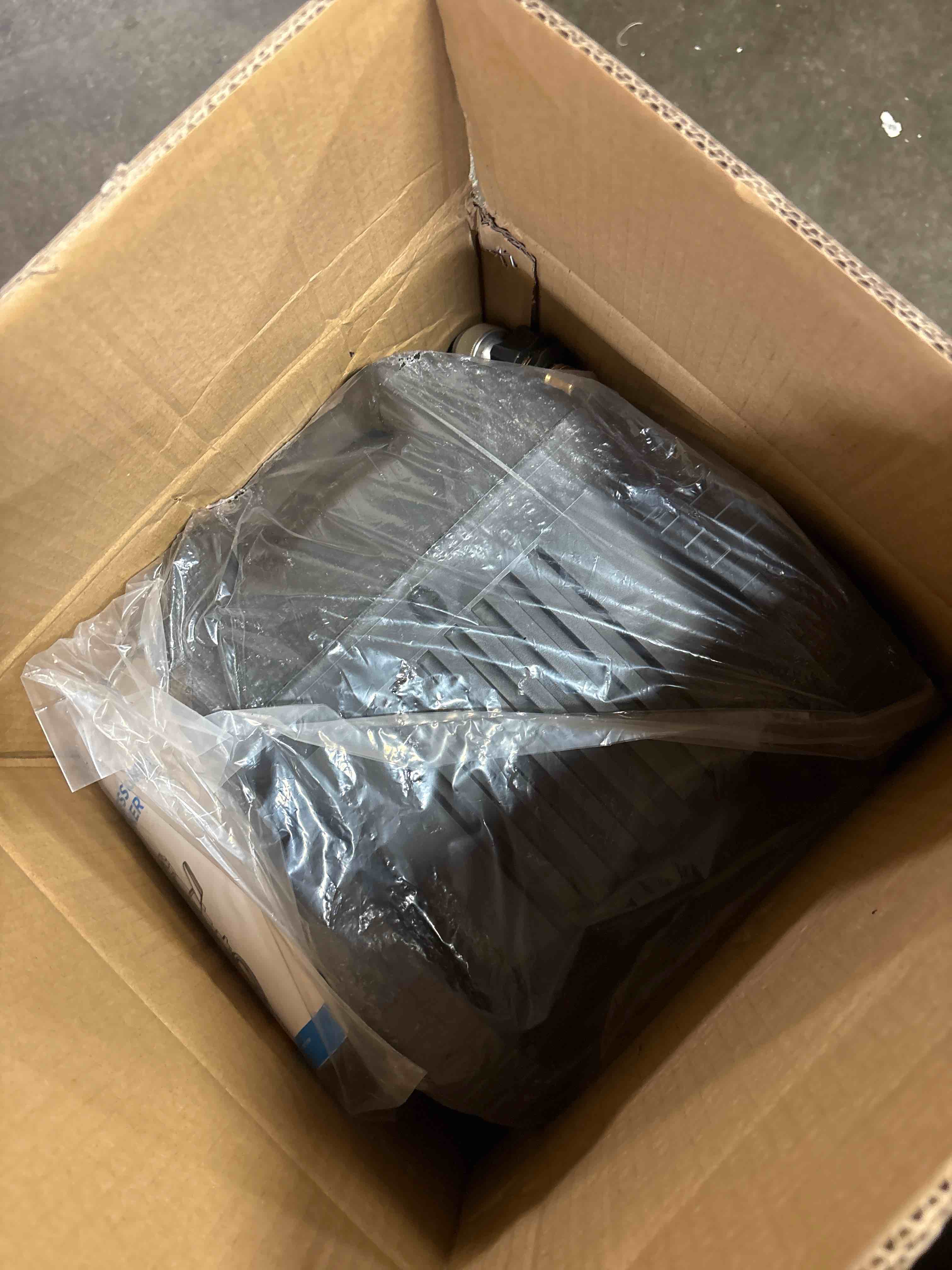 https://s3.amazonaws.com/lotting-images-prod/phillipi/TEA2232708_1756322956209.jpeg