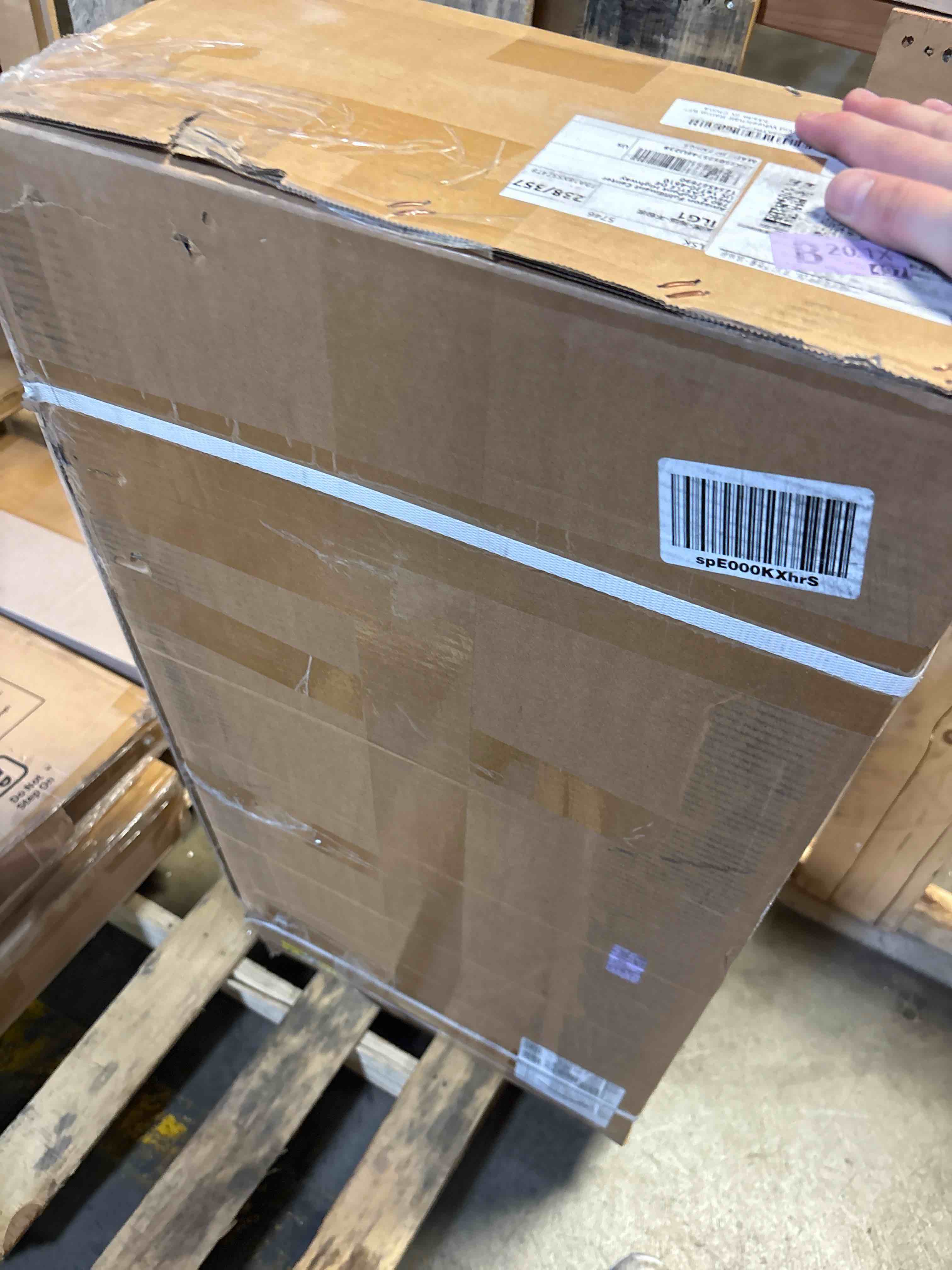 https://s3.amazonaws.com/lotting-images-prod/phillipi/TEA2232785_1756918542198.jpeg