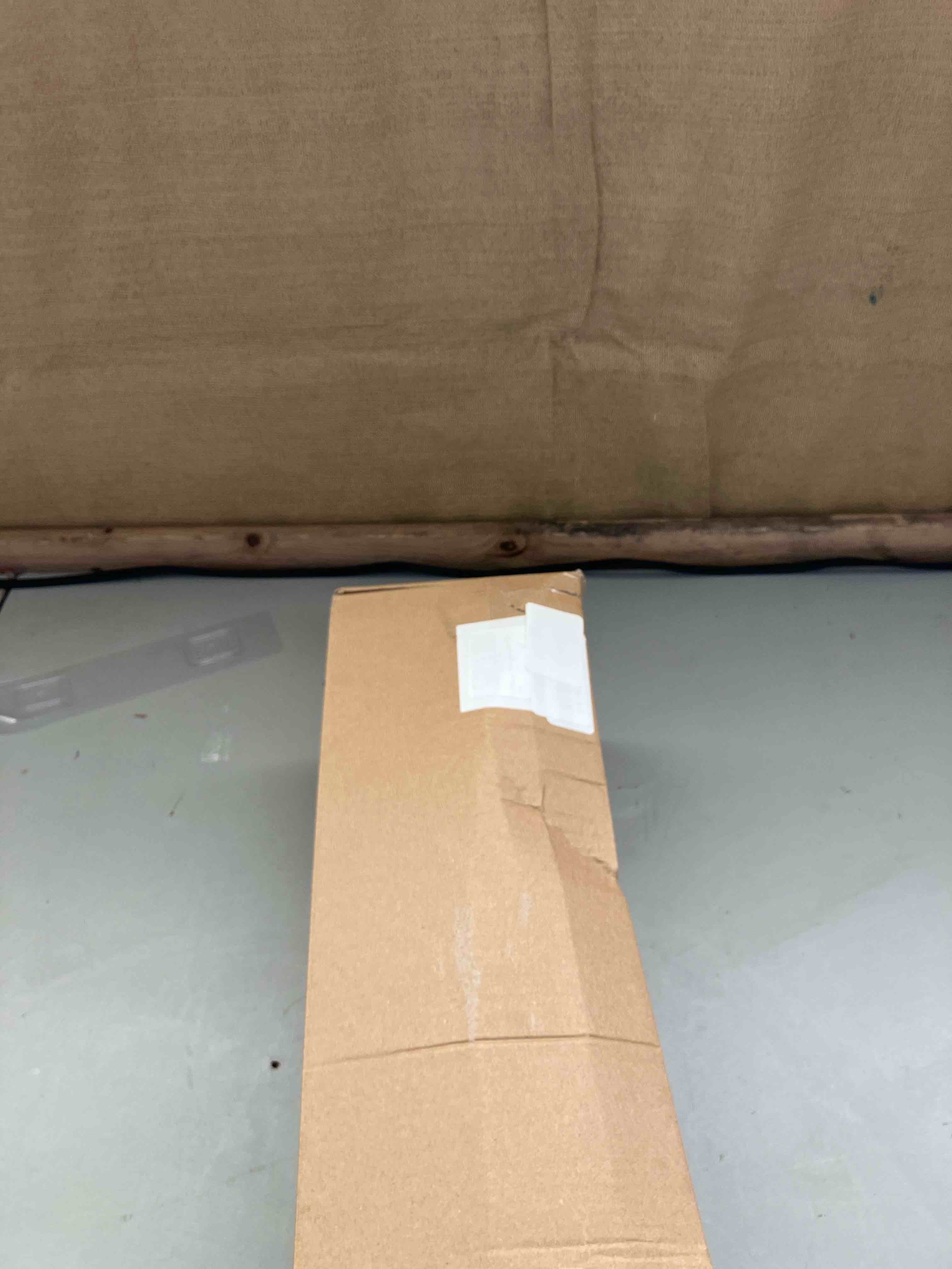 https://s3.amazonaws.com/lotting-images-prod/phillipi/TEA2235852_1745501339137.jpeg