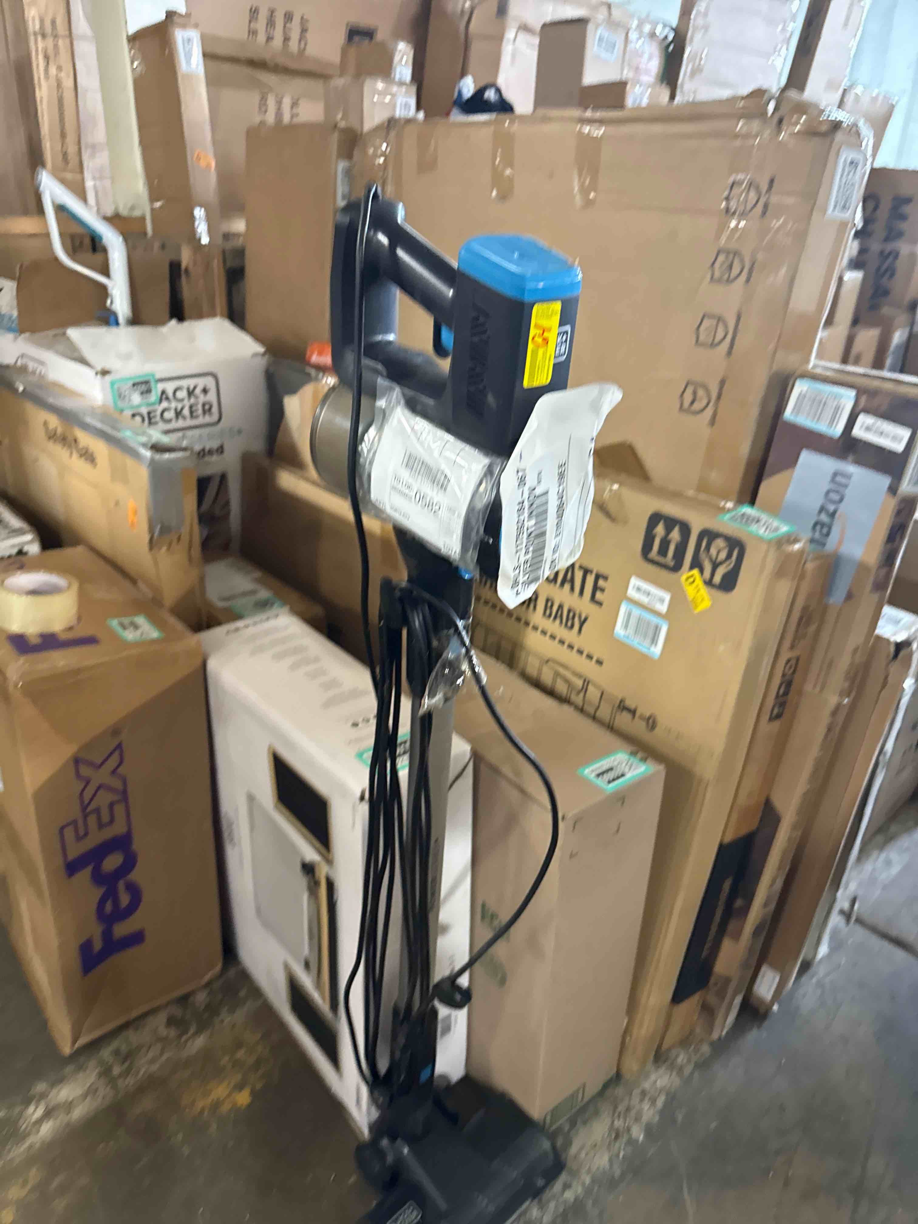 https://s3.amazonaws.com/lotting-images-prod/phillipi/TEA2236017_1752605084478.jpeg