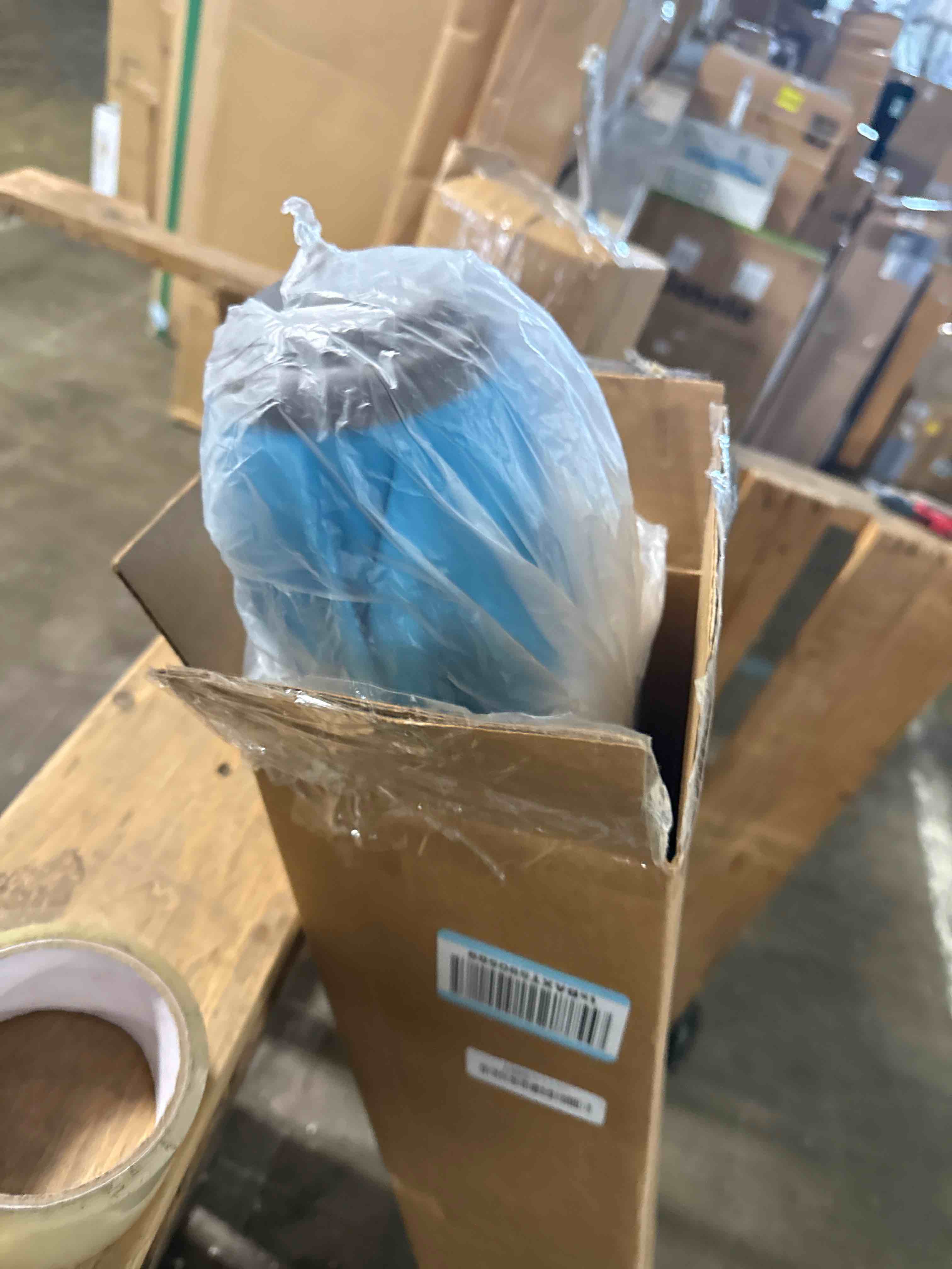 https://s3.amazonaws.com/lotting-images-prod/phillipi/TEA2236091_1752675444603.jpeg