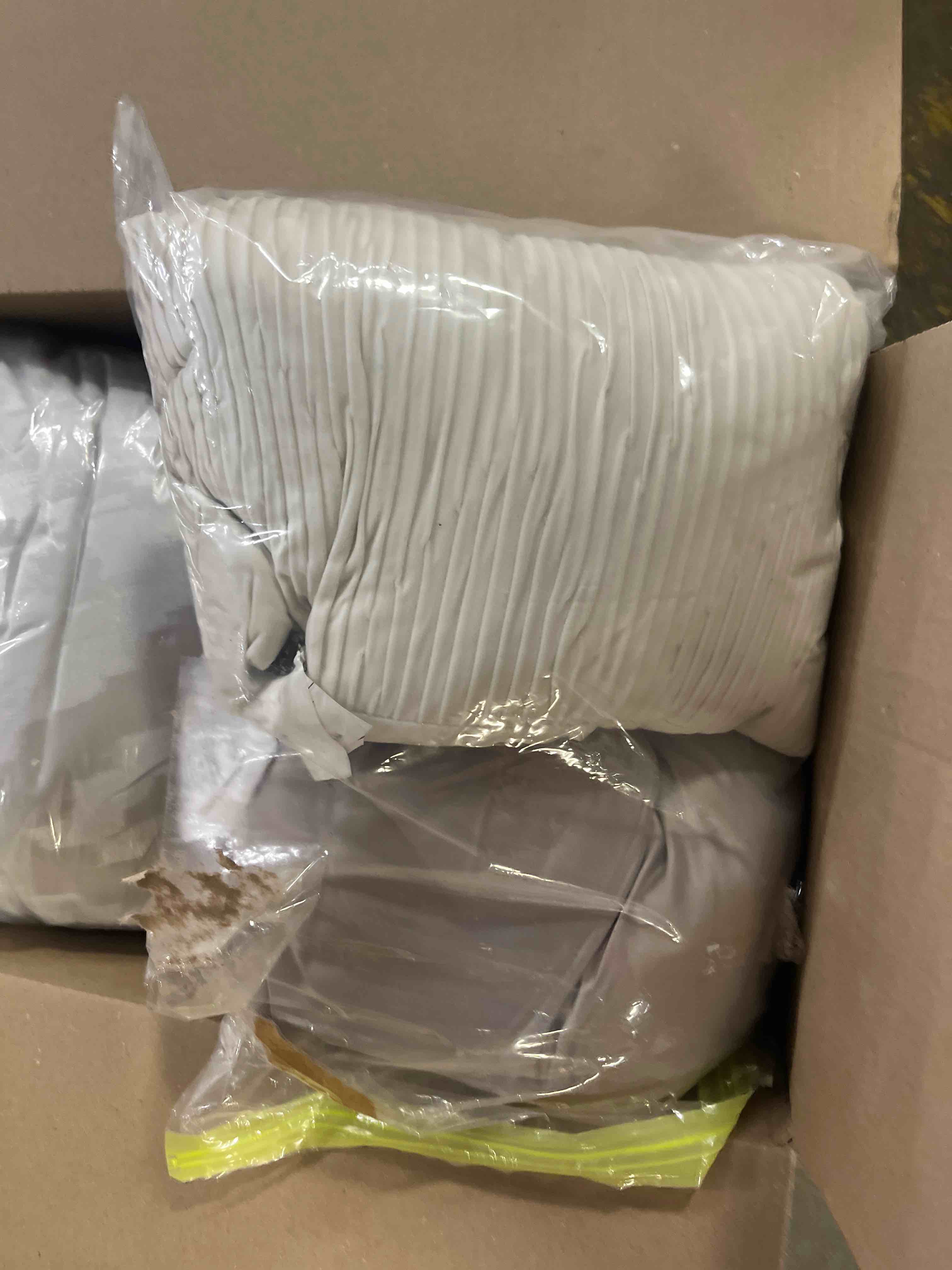 https://s3.amazonaws.com/lotting-images-prod/phillipi/TEA2236682_1755627775333.jpeg