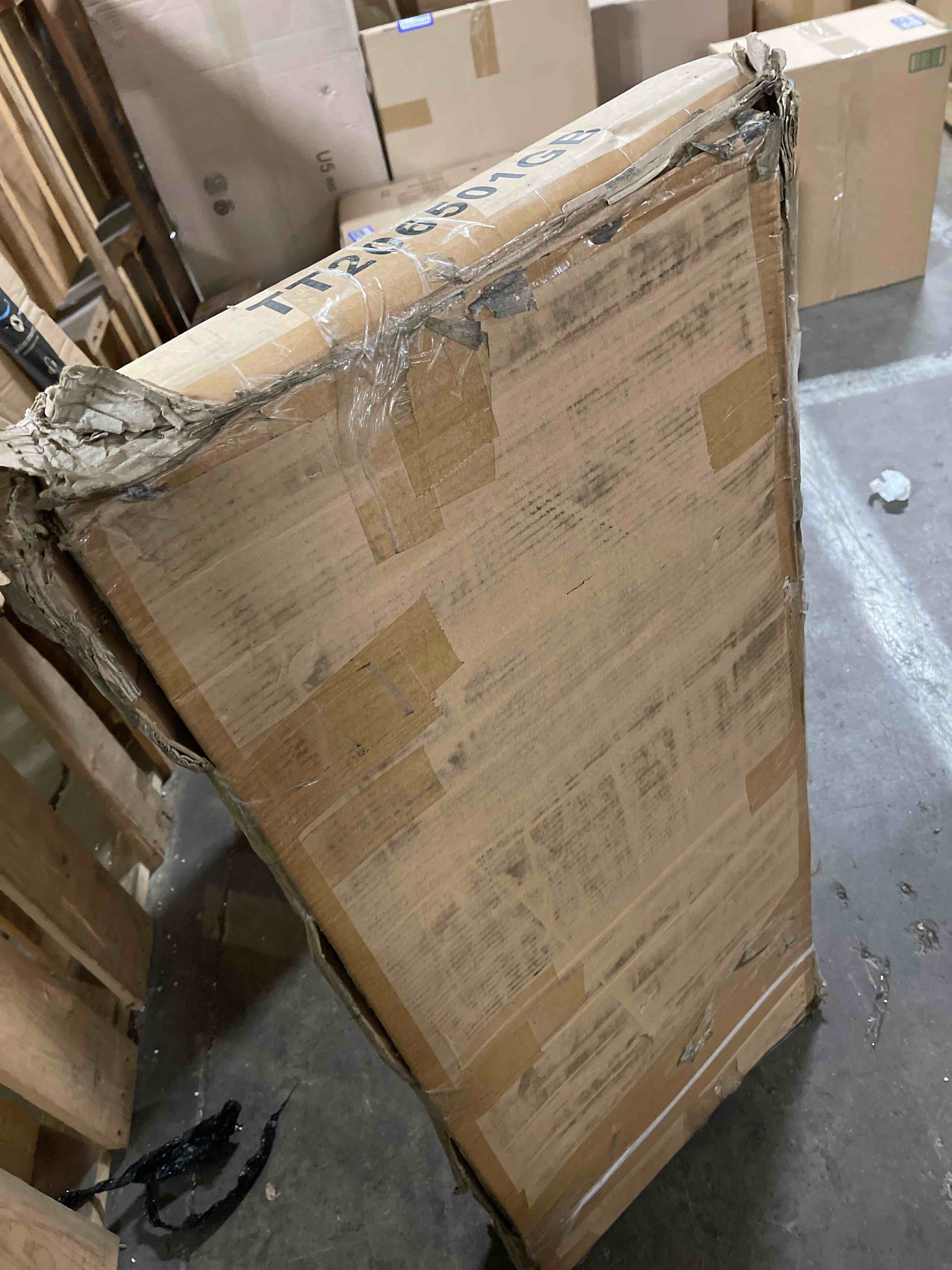 https://s3.amazonaws.com/lotting-images-prod/phillipi/TEA2236989_1755785583109.jpeg