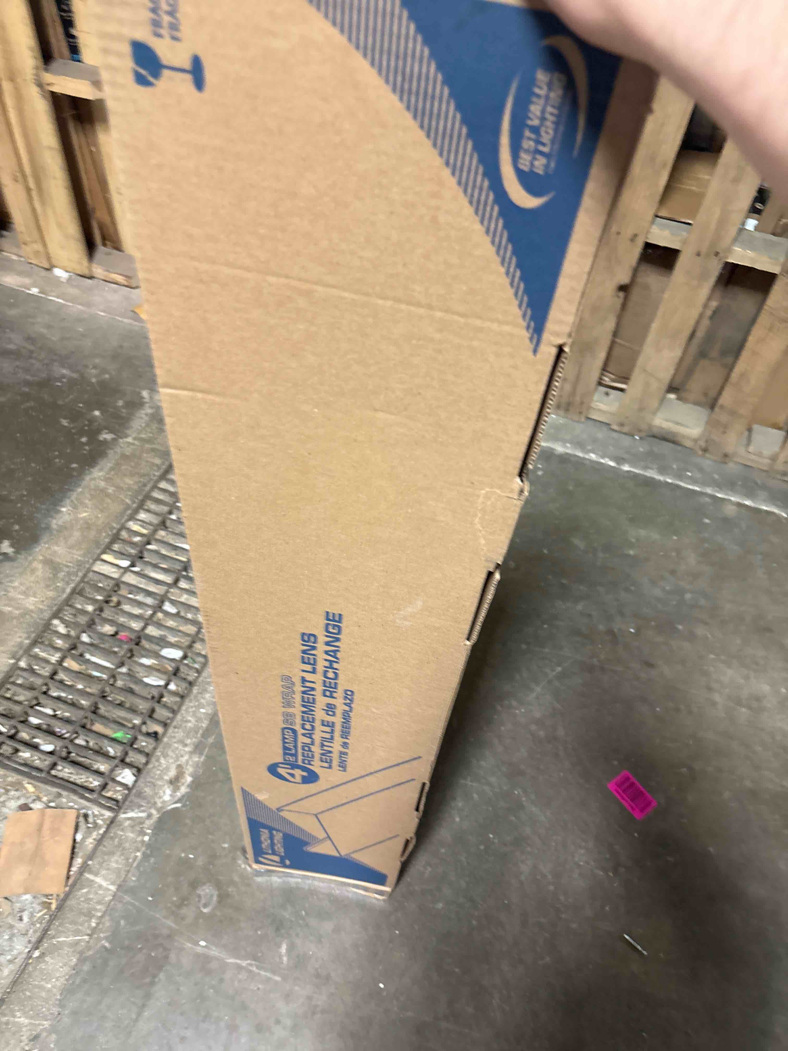 https://s3.amazonaws.com/lotting-images-prod/phillipi/TEA2237302_1755792262401.jpeg