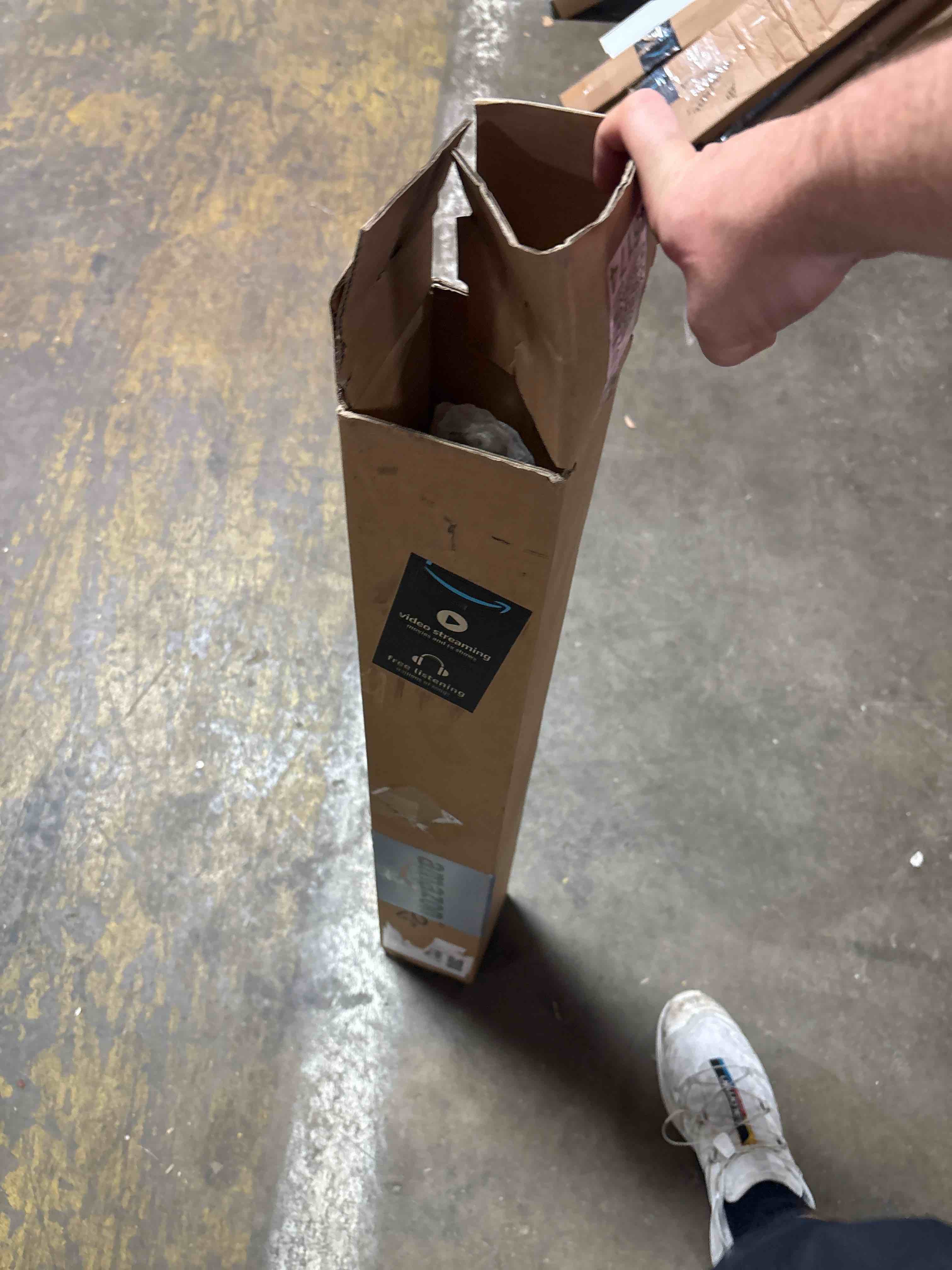 https://s3.amazonaws.com/lotting-images-prod/phillipi/TEA2237349_1755804120559.jpeg