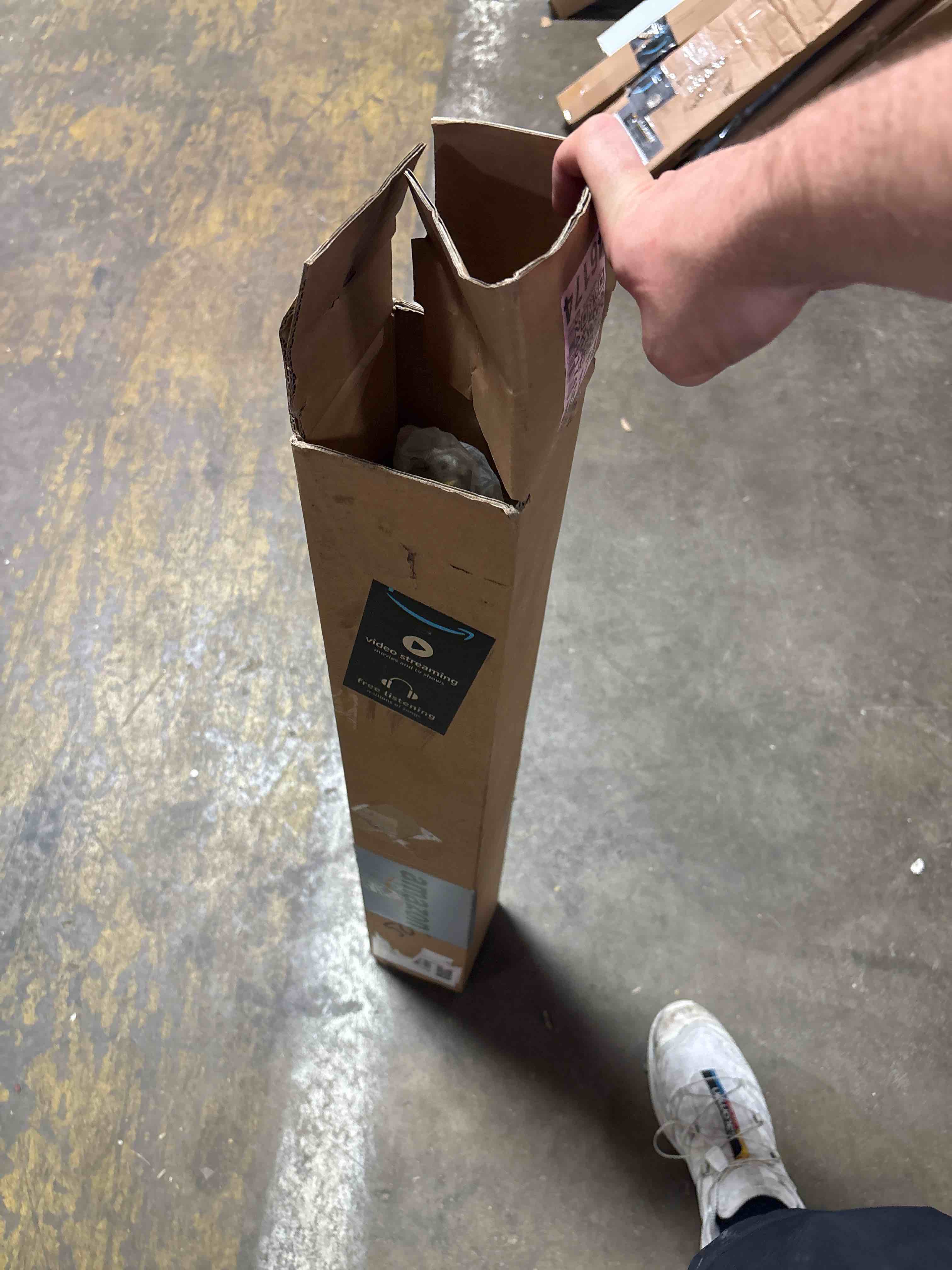 https://s3.amazonaws.com/lotting-images-prod/phillipi/TEA2237349_1755804121547.jpeg