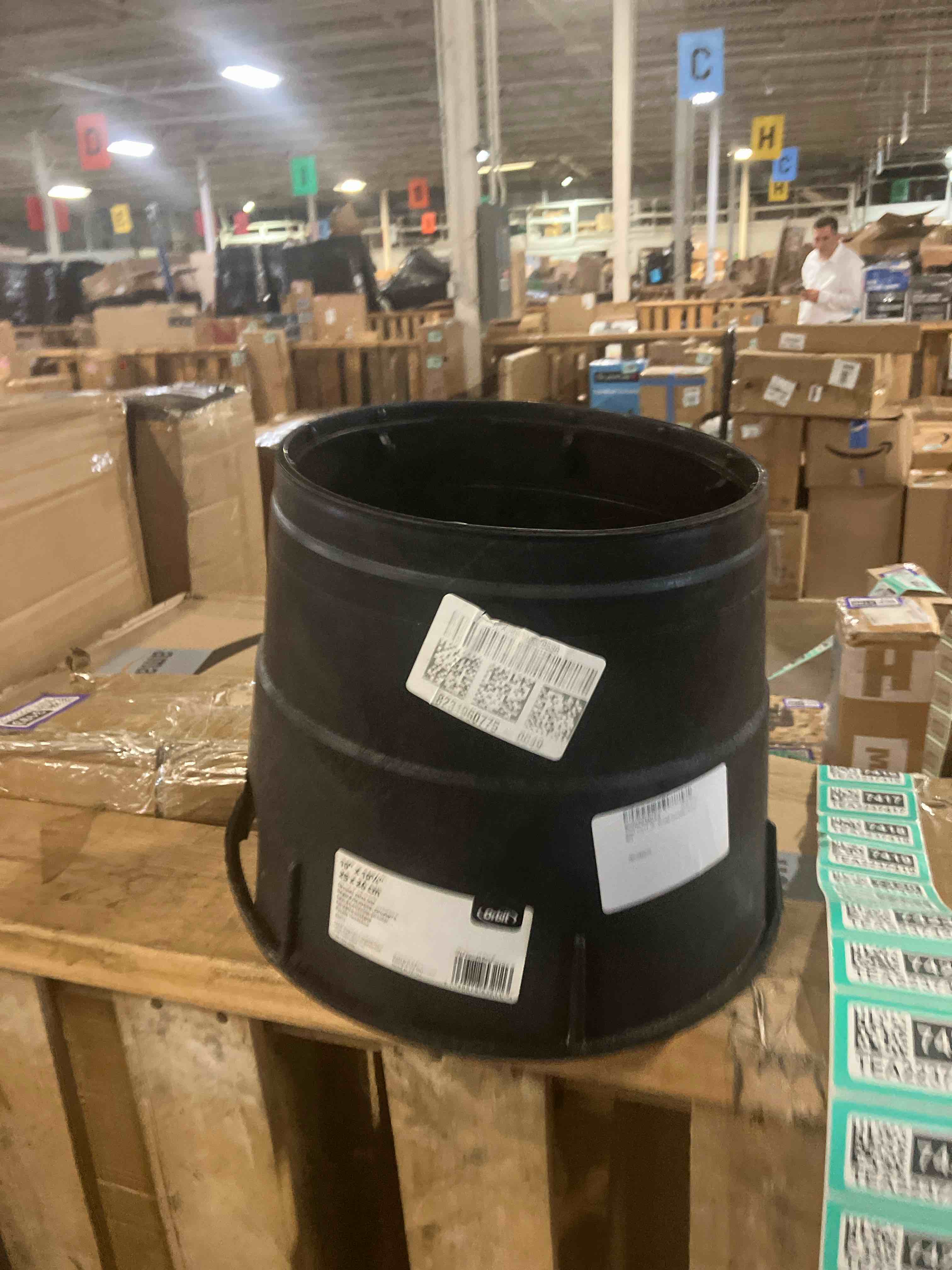 https://s3.amazonaws.com/lotting-images-prod/phillipi/TEA2237431_1756325950337.jpeg