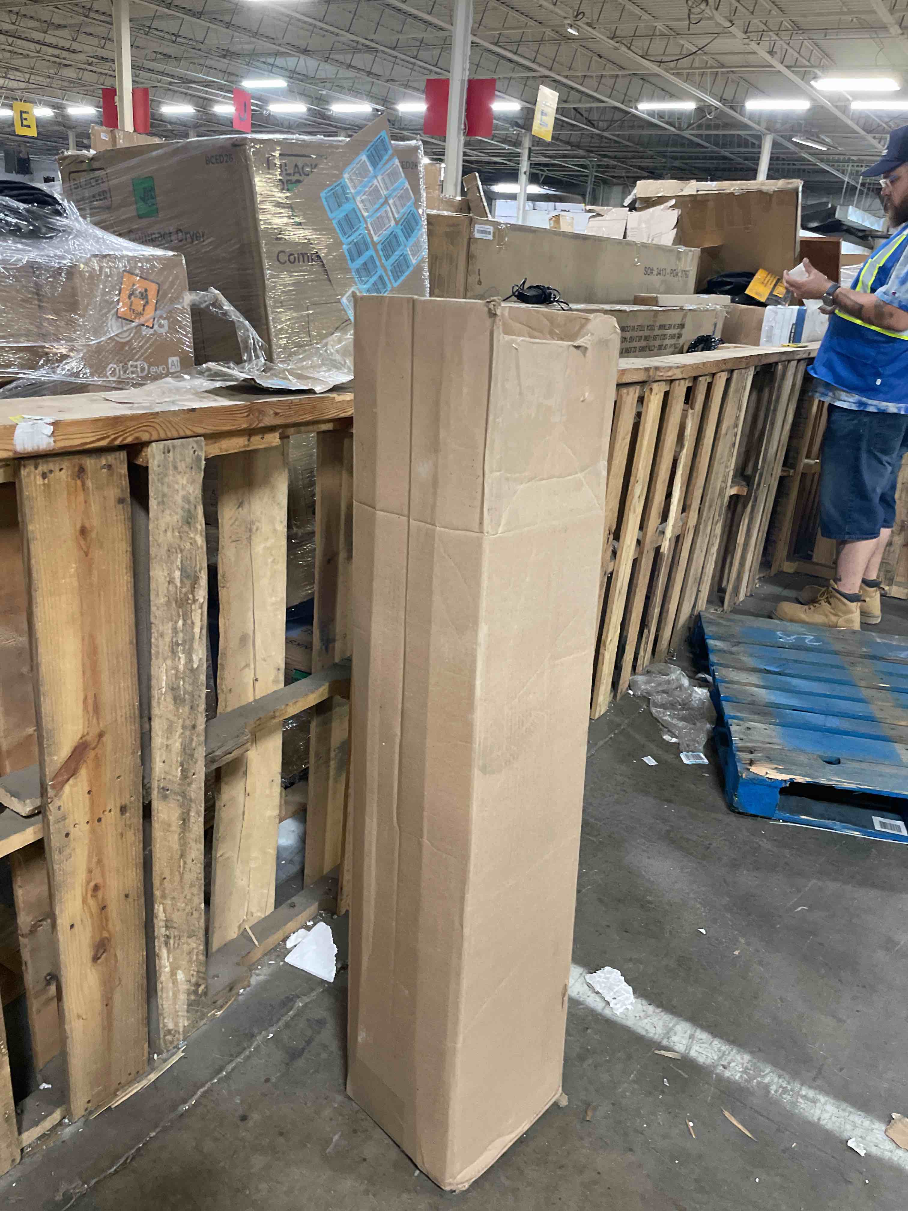 https://s3.amazonaws.com/lotting-images-prod/phillipi/TEA2238730_1758035354401.jpeg