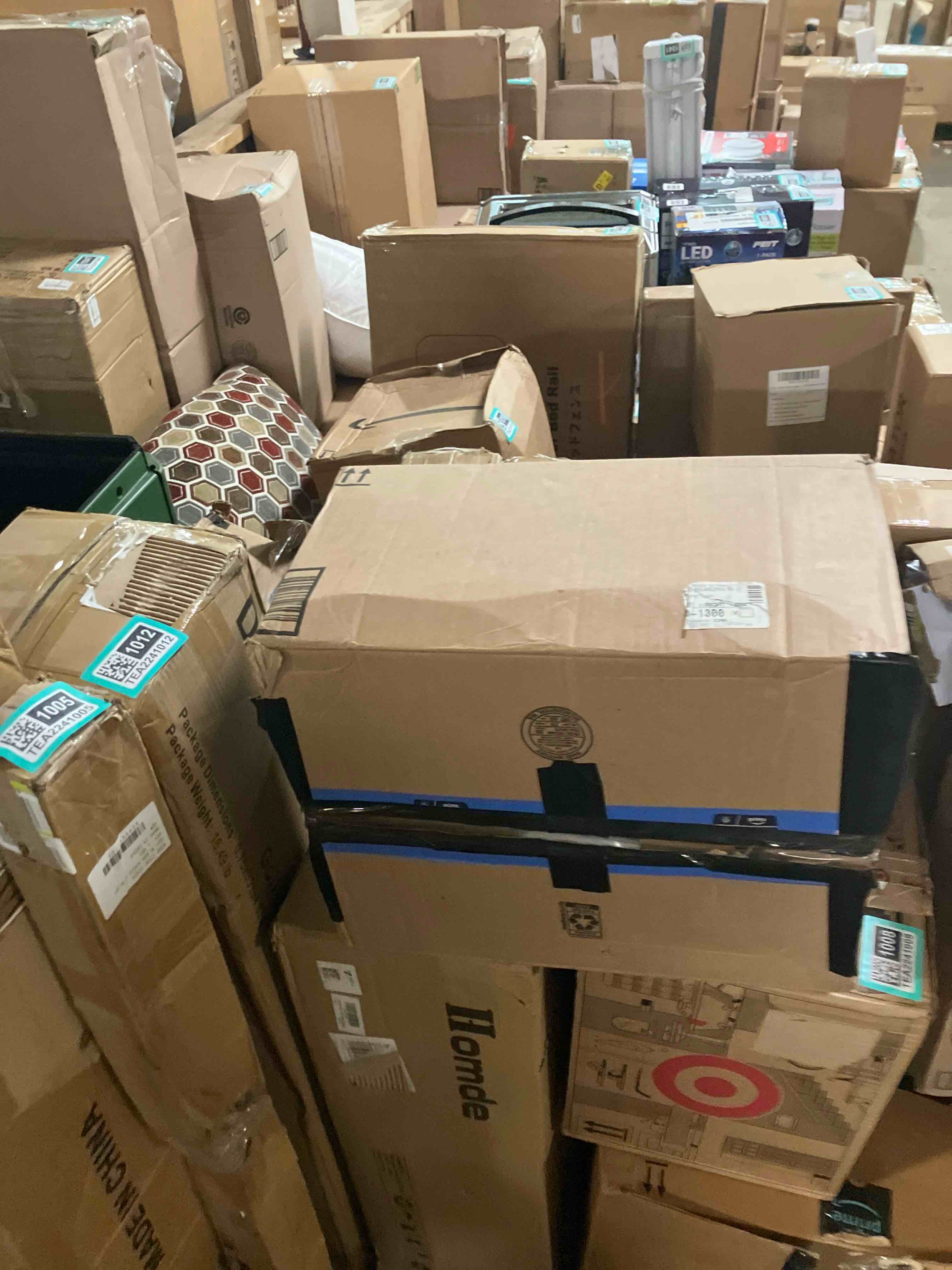 https://s3.amazonaws.com/lotting-images-prod/phillipi/TEA2241000_1744732208695.jpeg