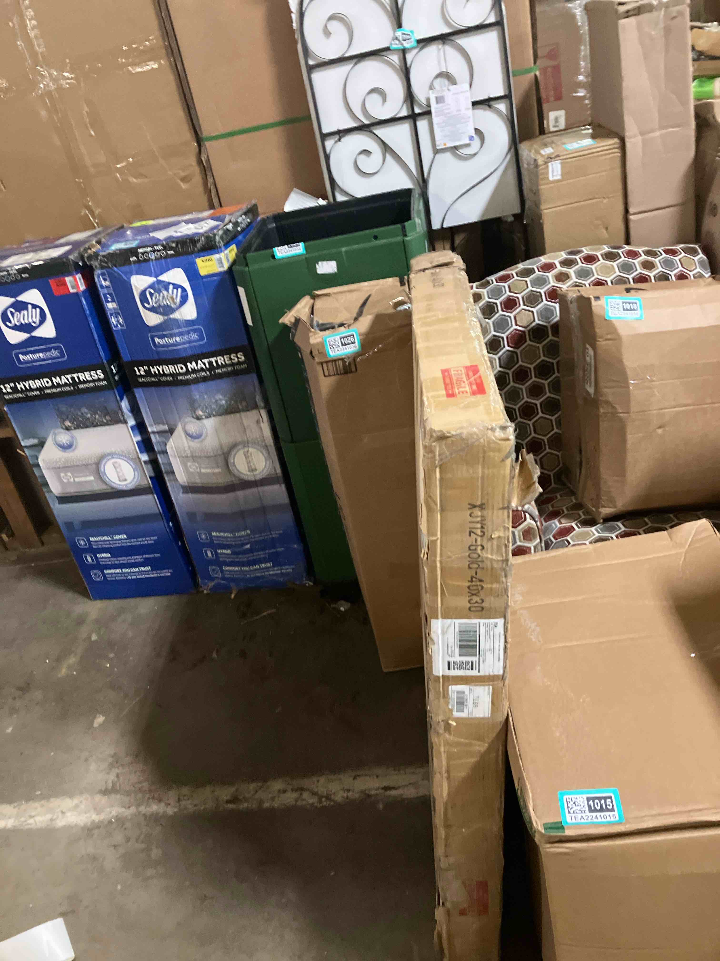 https://s3.amazonaws.com/lotting-images-prod/phillipi/TEA2241014_1744730577379.jpeg