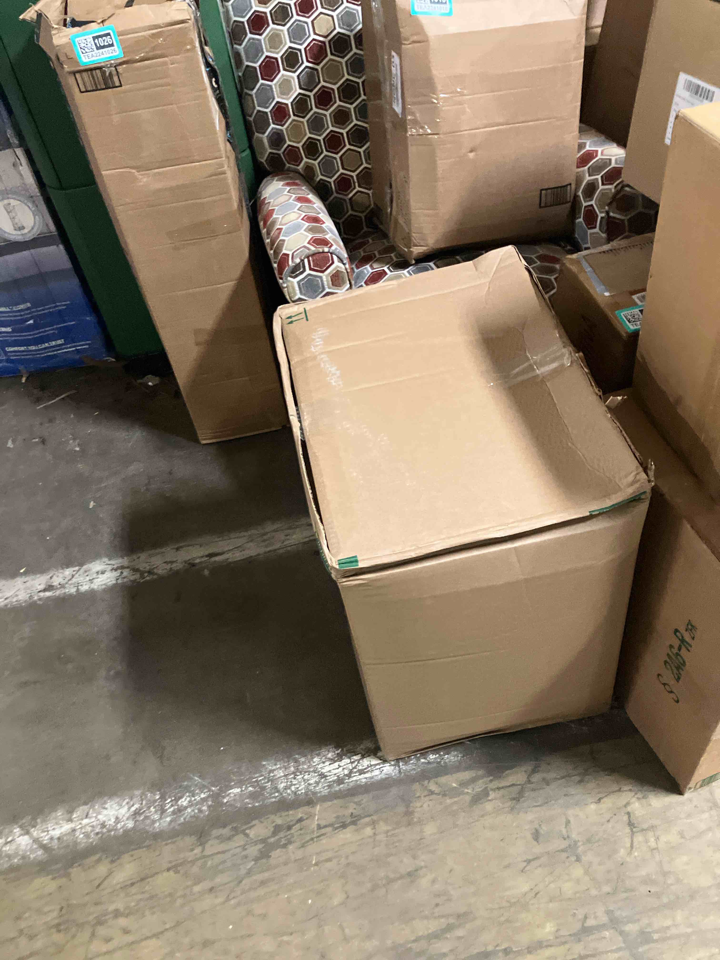 https://s3.amazonaws.com/lotting-images-prod/phillipi/TEA2241015_1744730475664.jpeg