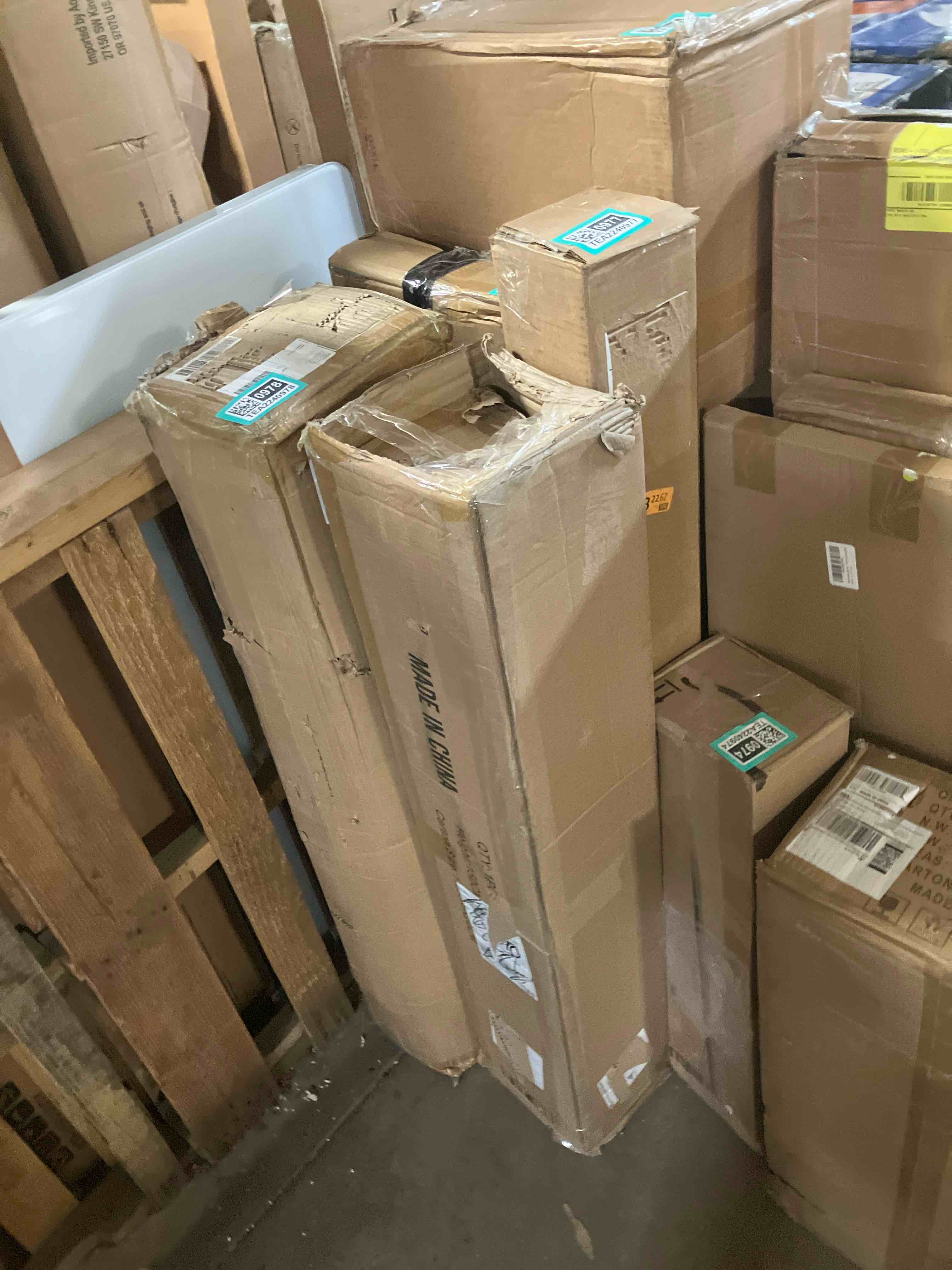 https://s3.amazonaws.com/lotting-images-prod/phillipi/TEA2241319_1744735352208.jpeg