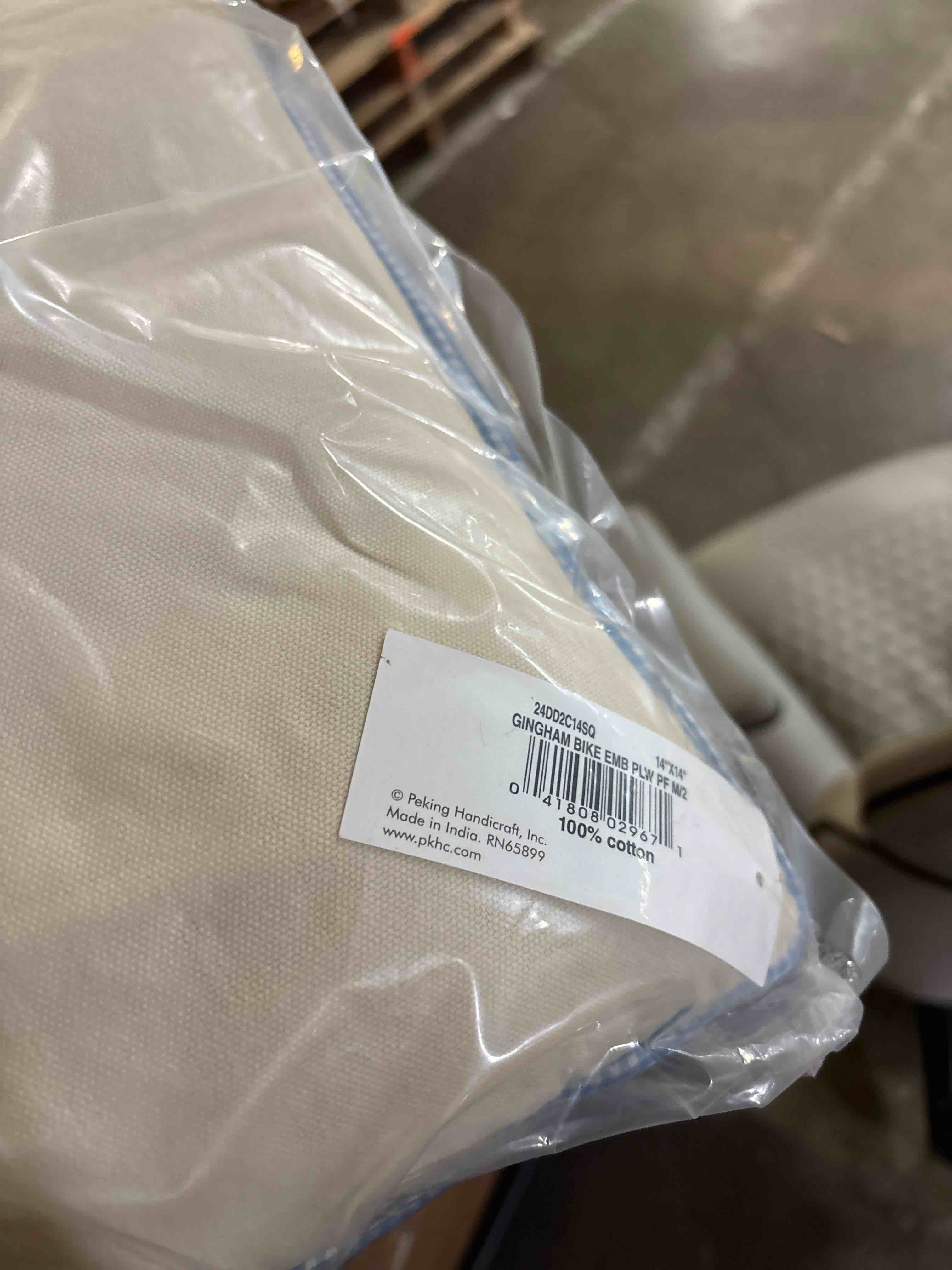 https://s3.amazonaws.com/lotting-images-prod/phillipi/TEA2241329_1744744579915.jpeg