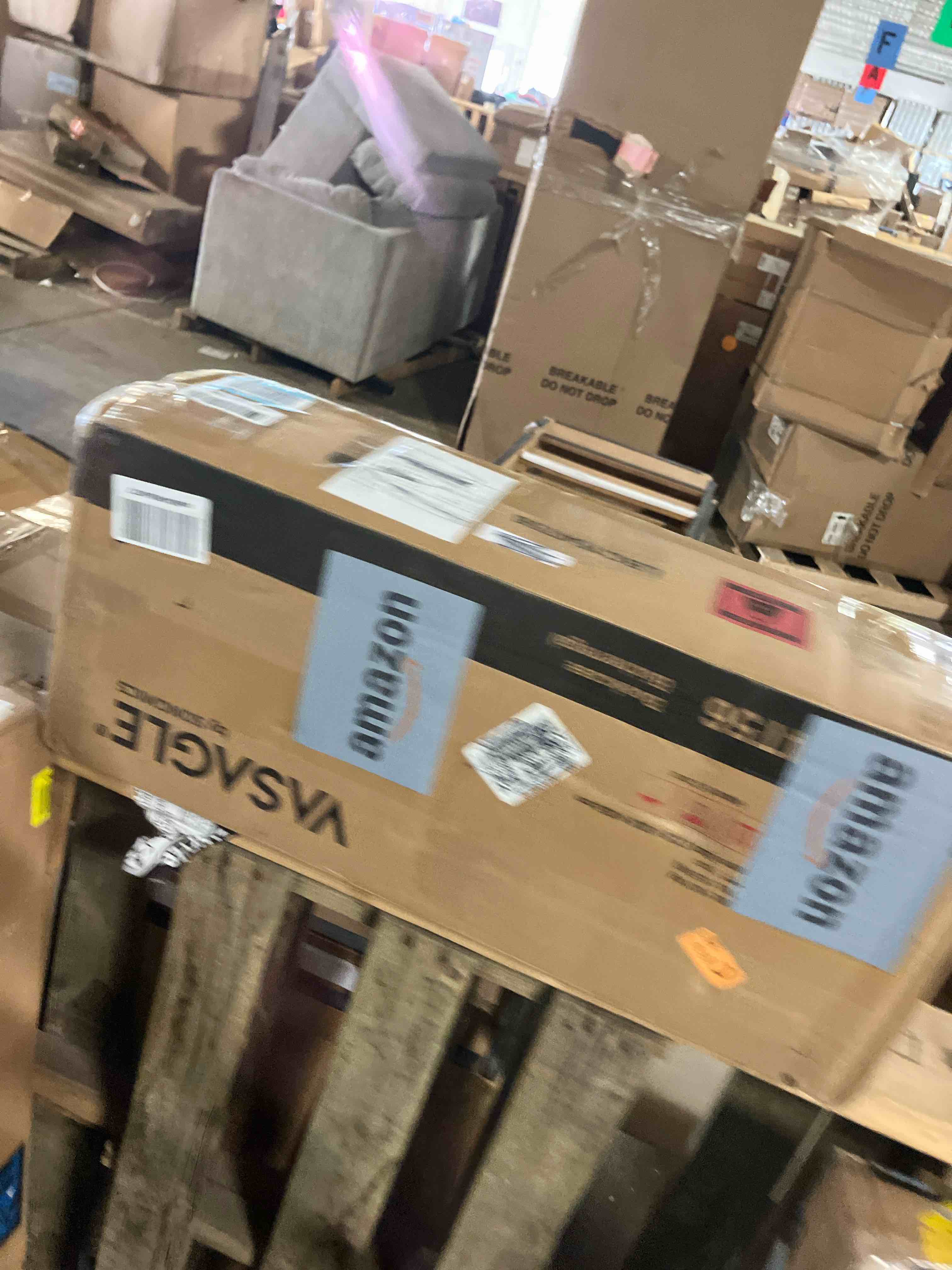 https://s3.amazonaws.com/lotting-images-prod/phillipi/TEA2241616_1745349344726.jpeg