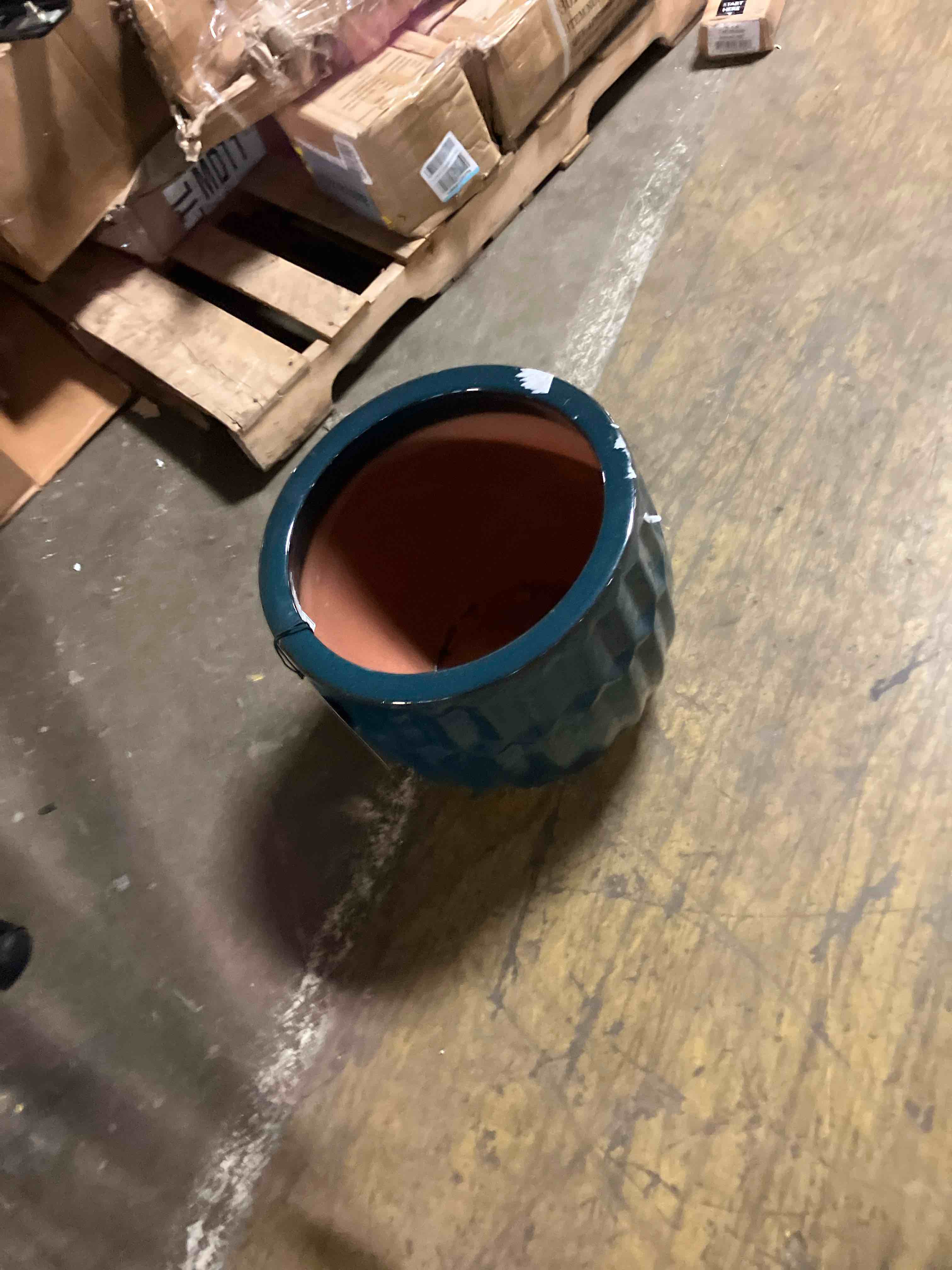 https://s3.amazonaws.com/lotting-images-prod/phillipi/TEA2241646_1745339815002.jpeg
